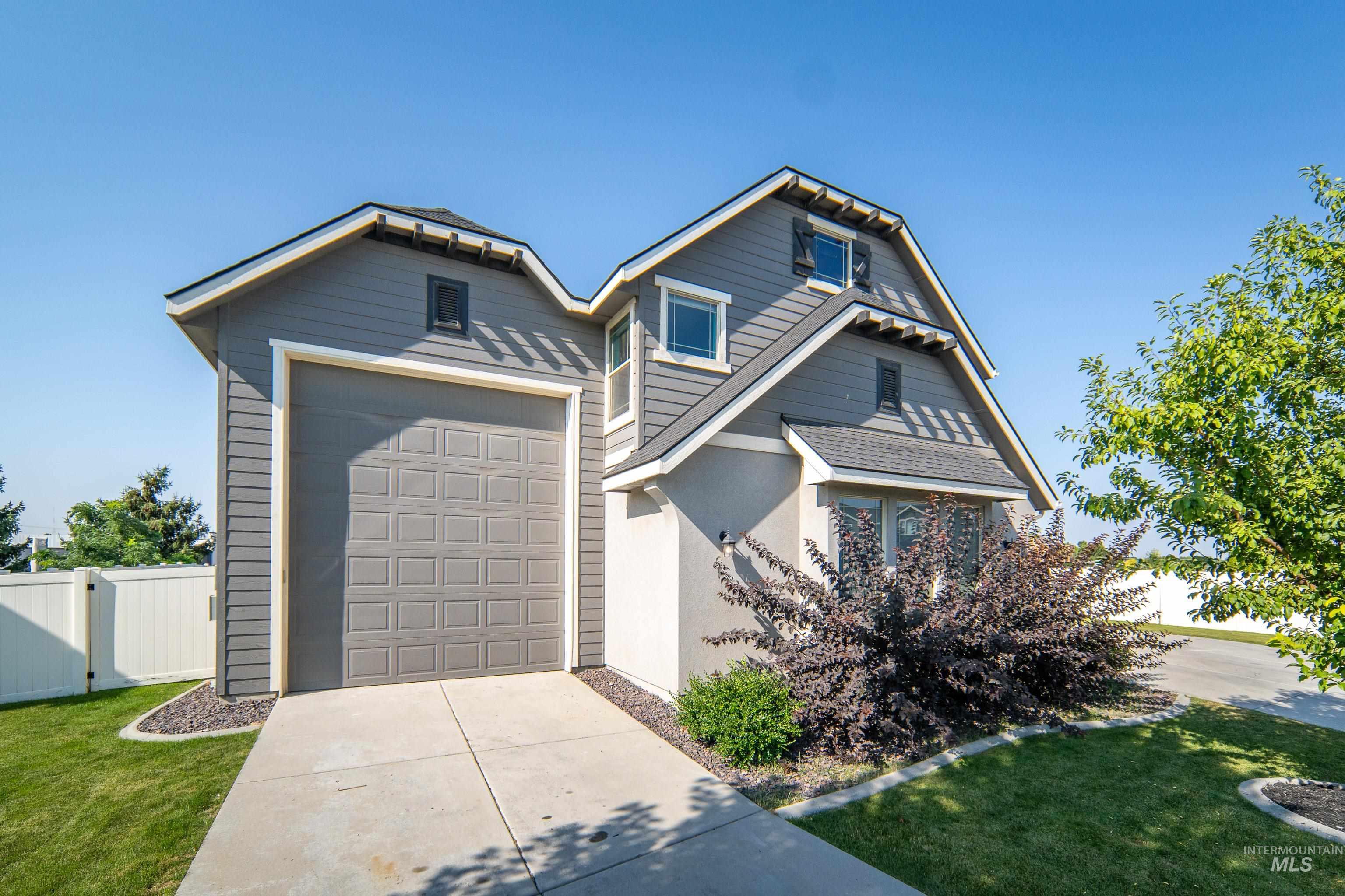 133 E Observation, Meridian, Idaho 83642, 5 Bedrooms, 3 Bathrooms, Residential For Sale, Price $680,000,MLS 98927475