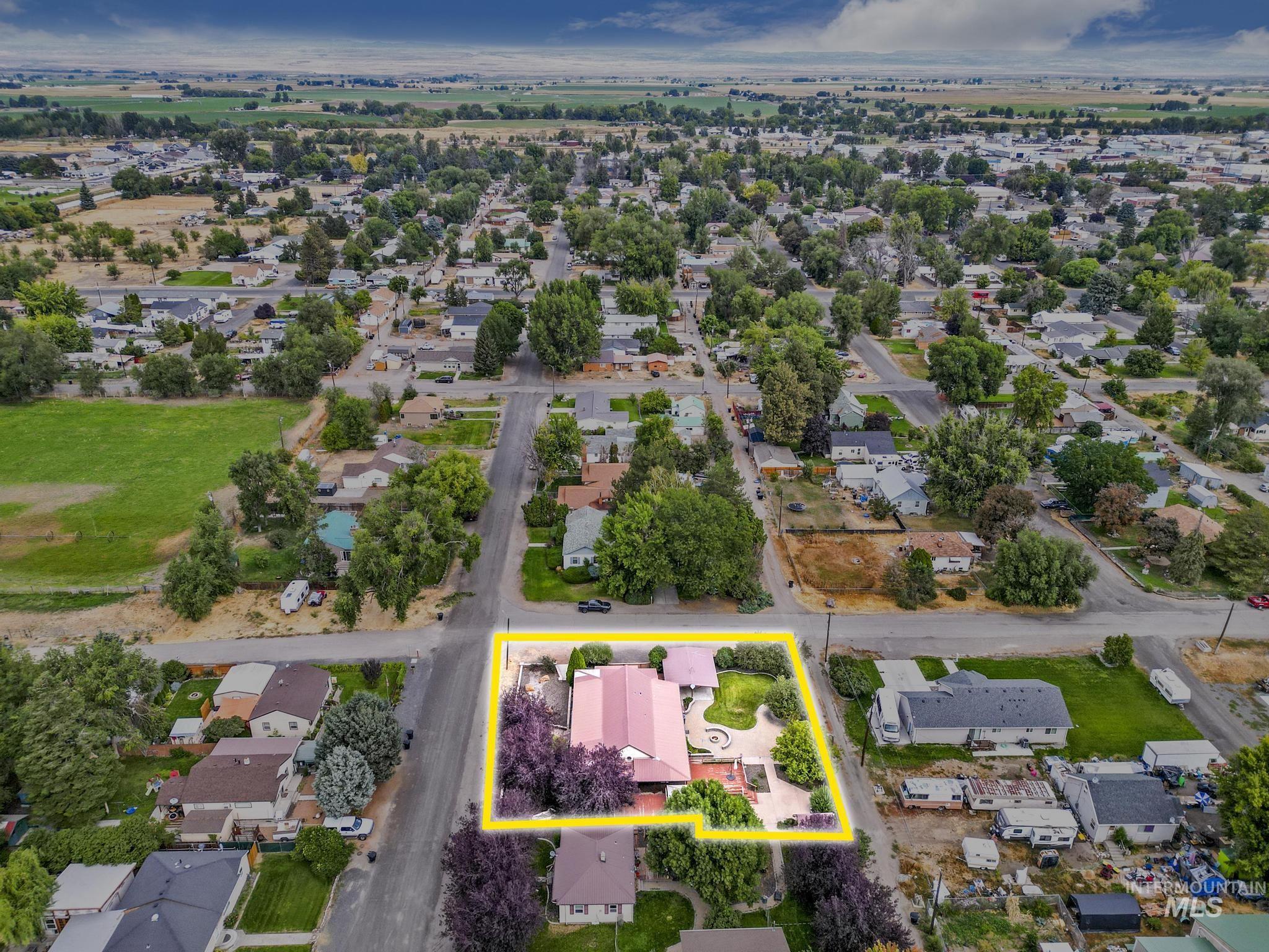 904 Utah Street, Gooding, Idaho 83330, 3 Bedrooms, 2.5 Bathrooms, Residential For Sale, Price $360,000,MLS 98927602