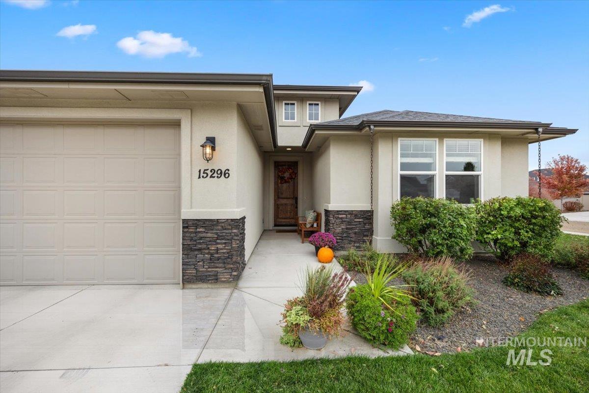 15296 Sequoia Grove Way, Caldwell, Idaho 83607, 3 Bedrooms, 2 Bathrooms, Residential For Sale, Price $570,900,MLS 98927610