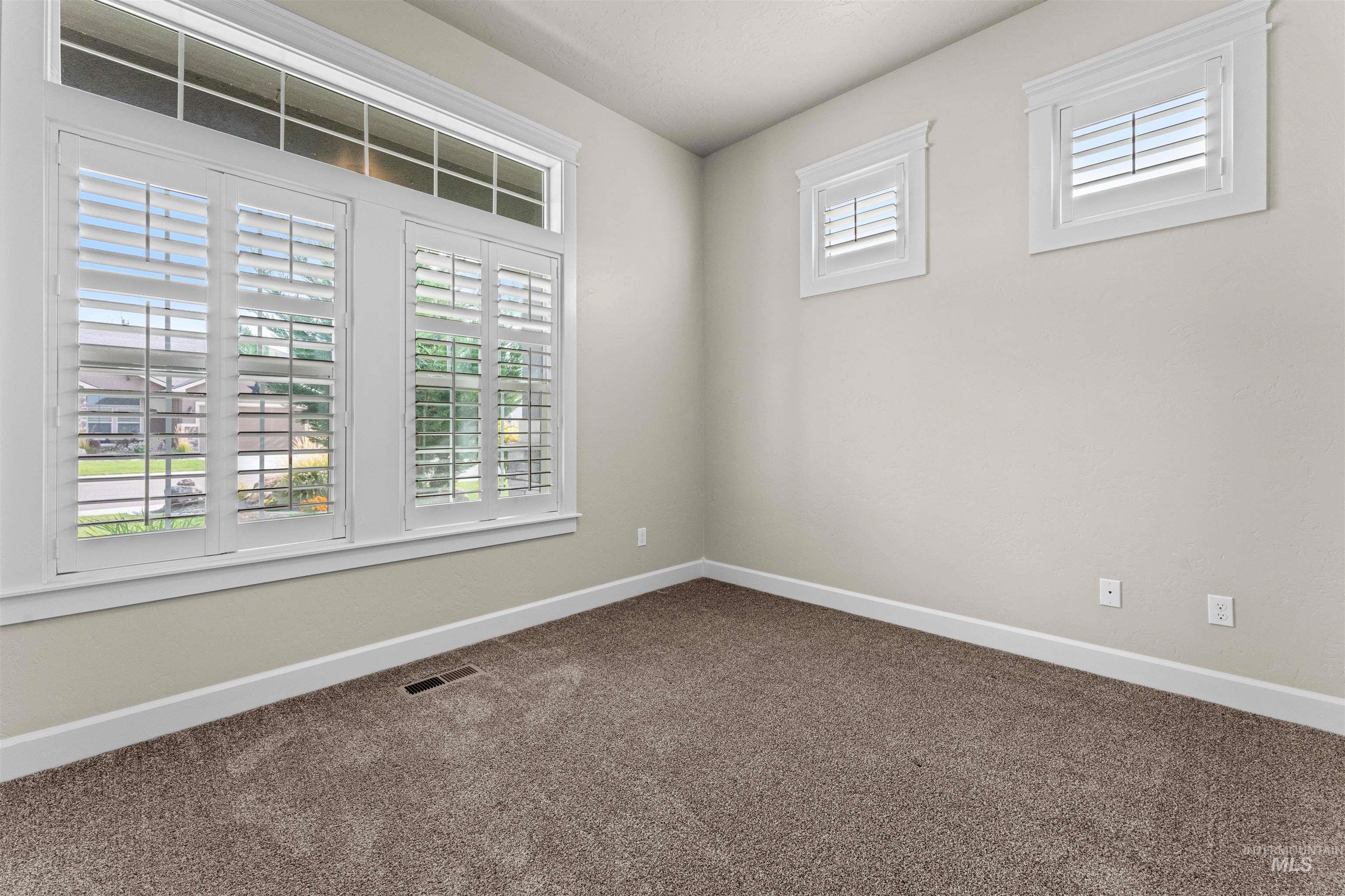 2039 N Finsbury Way, Star, Idaho 83669, 4 Bedrooms, 3.5 Bathrooms, Residential For Sale, Price $990,000, 98927640