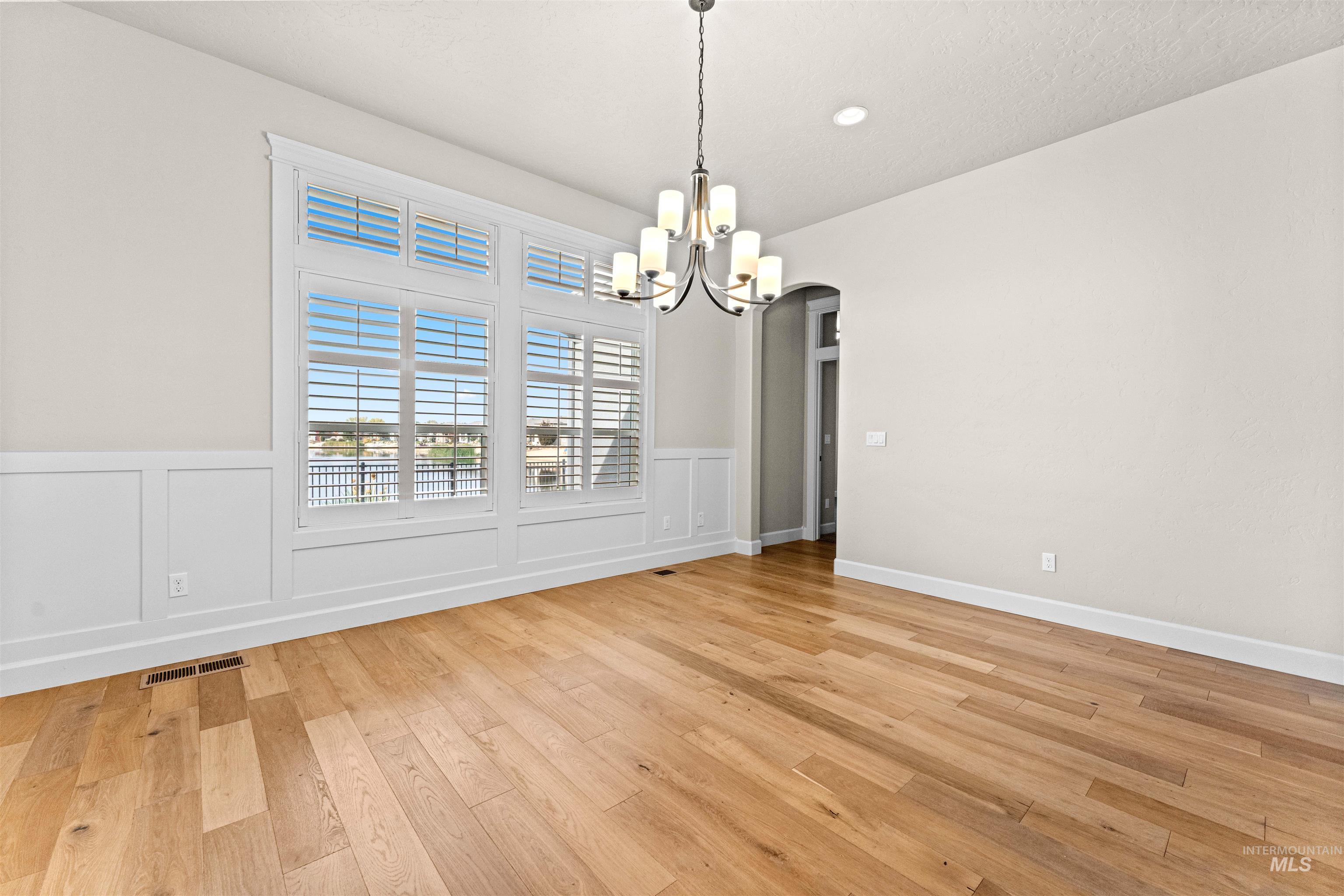 2039 N Finsbury Way, Star, Idaho 83669, 4 Bedrooms, 3.5 Bathrooms, Residential For Sale, Price $990,000, 98927640