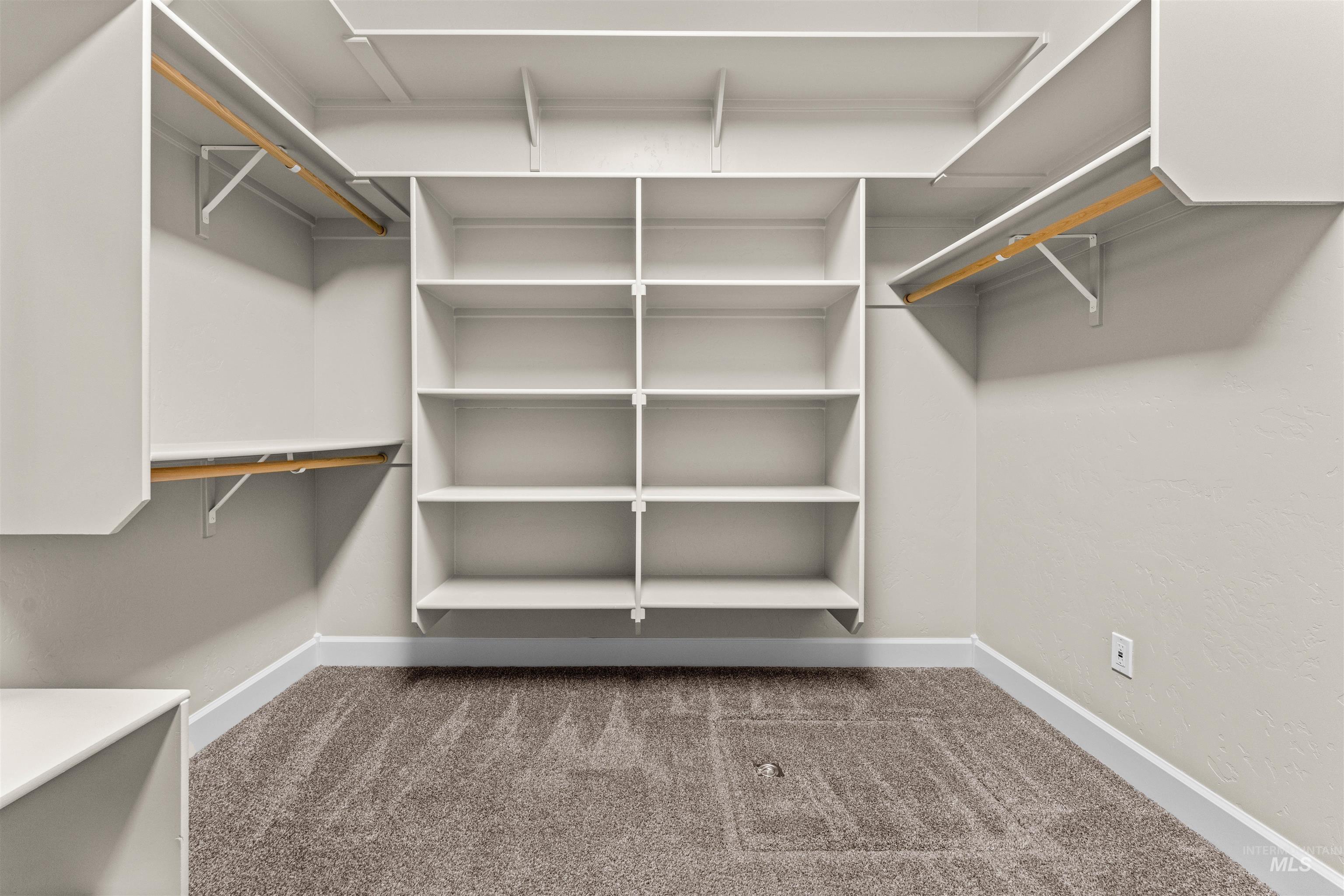 2039 N Finsbury Way, Star, Idaho 83669, 4 Bedrooms, 3.5 Bathrooms, Residential For Sale, Price $990,000, 98927640