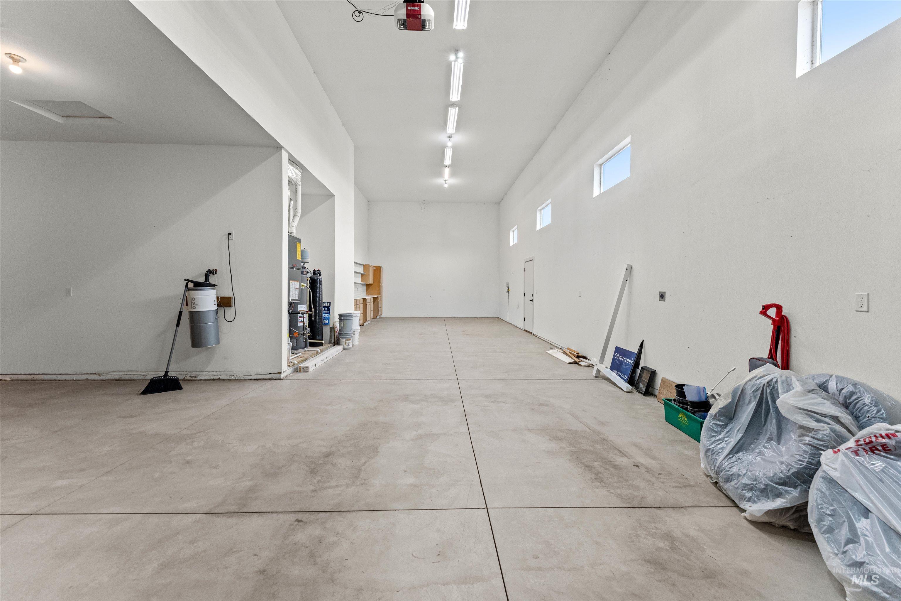 2039 N Finsbury Way, Star, Idaho 83669, 4 Bedrooms, 3.5 Bathrooms, Residential For Sale, Price $990,000, 98927640