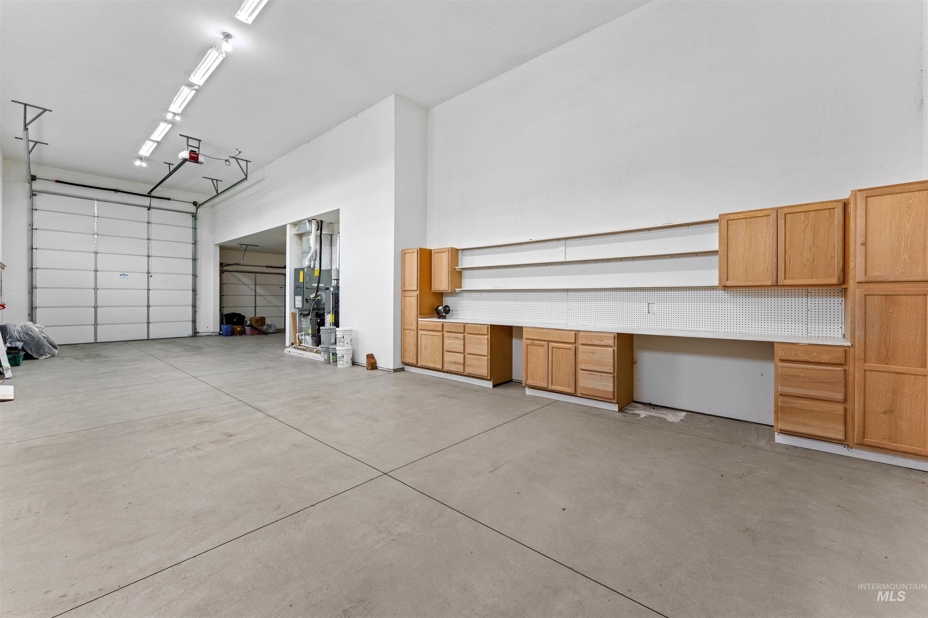 2039 N Finsbury Way, Star, Idaho 83669, 4 Bedrooms, 3.5 Bathrooms, Residential For Sale, Price $990,000, 98927640