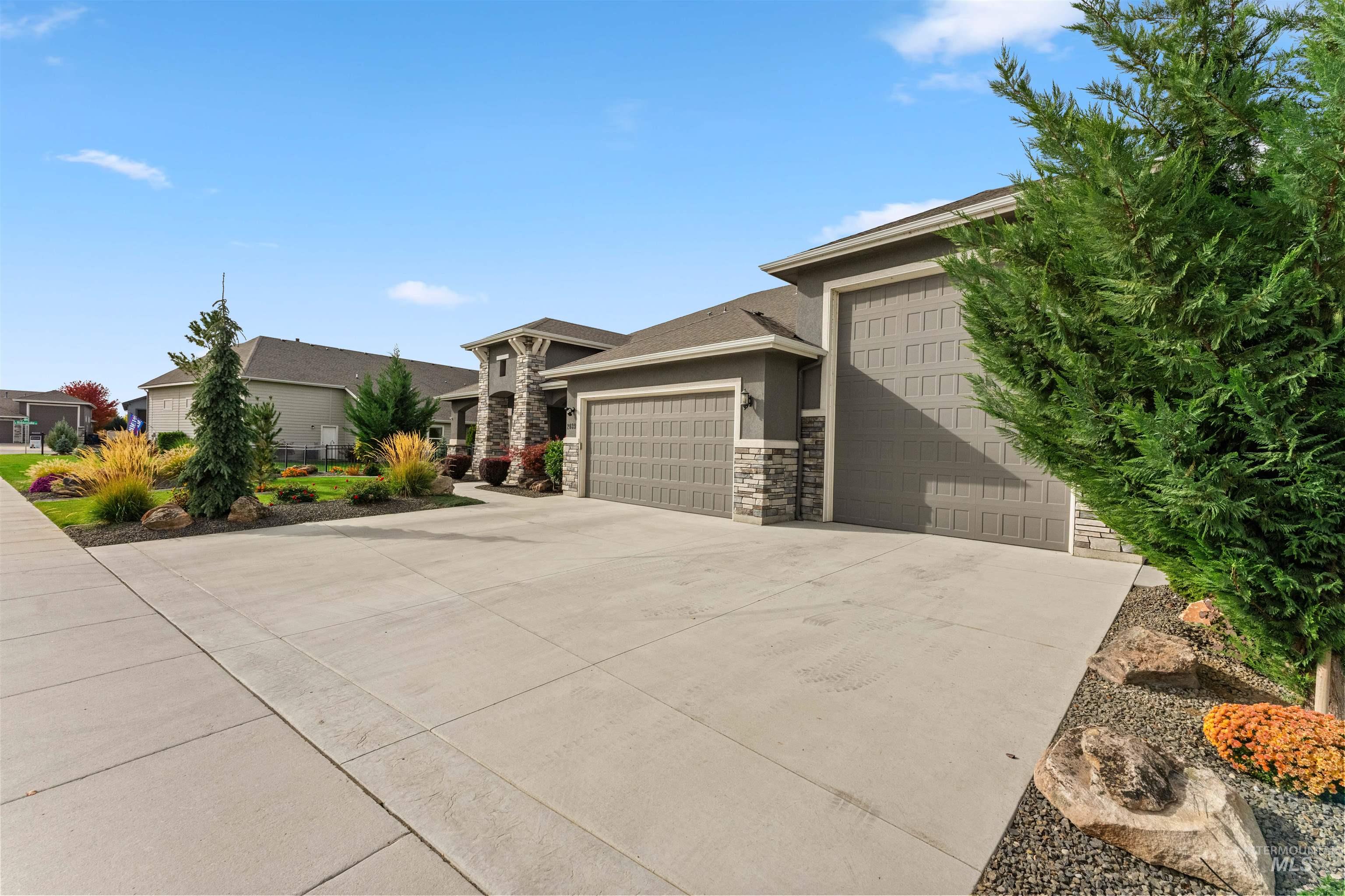 2039 N Finsbury Way, Star, Idaho 83669, 4 Bedrooms, 3.5 Bathrooms, Residential For Sale, Price $990,000, 98927640