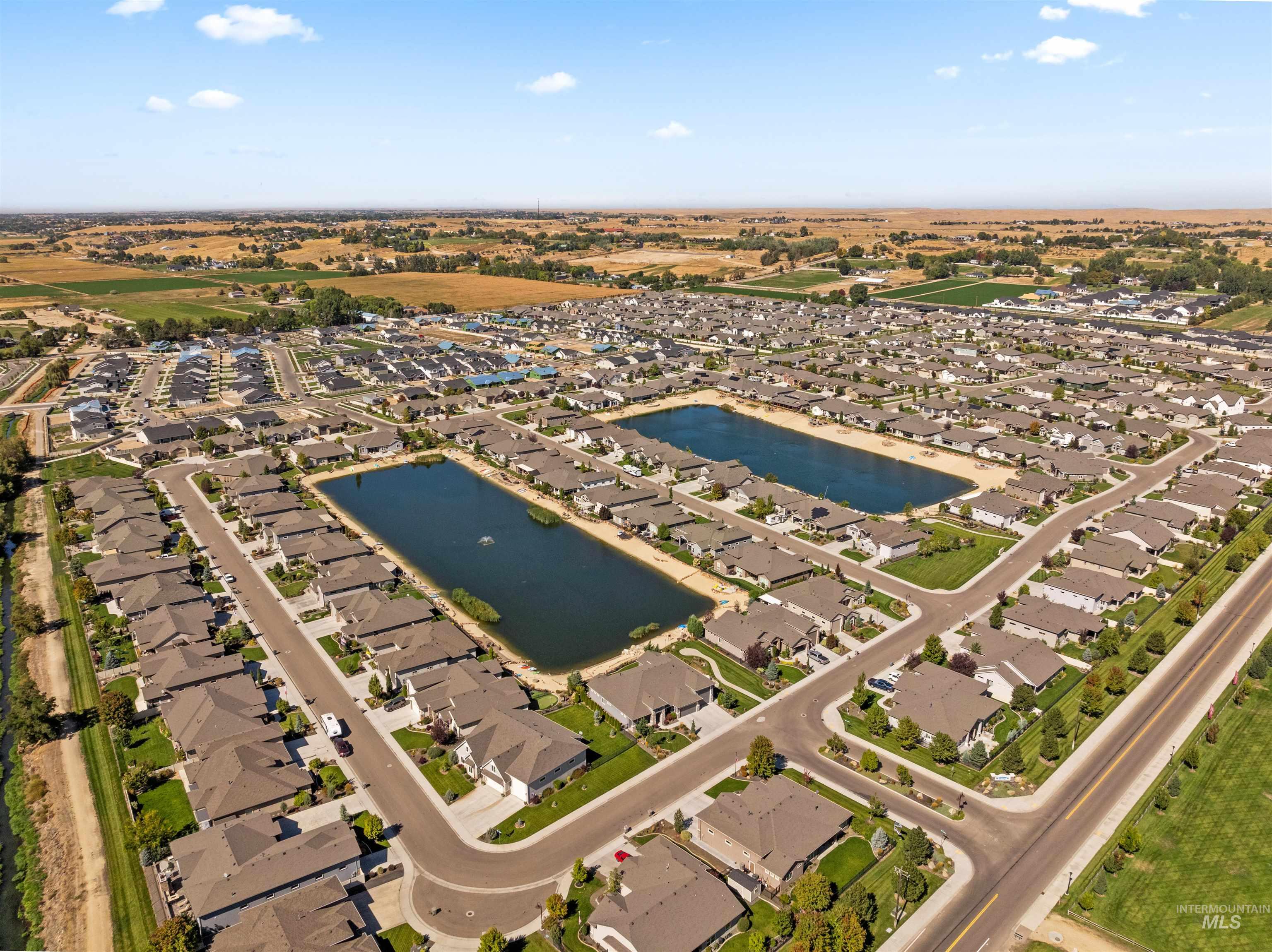 2039 N Finsbury Way, Star, Idaho 83669, 4 Bedrooms, 3.5 Bathrooms, Residential For Sale, Price $990,000, 98927640