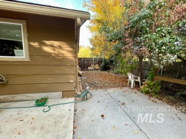 9709 W McMillan Road, Boise, Idaho 83704, 3 Bedrooms, 2 Bathrooms, Residential Income For Sale, Price $409,000,MLS 98927705