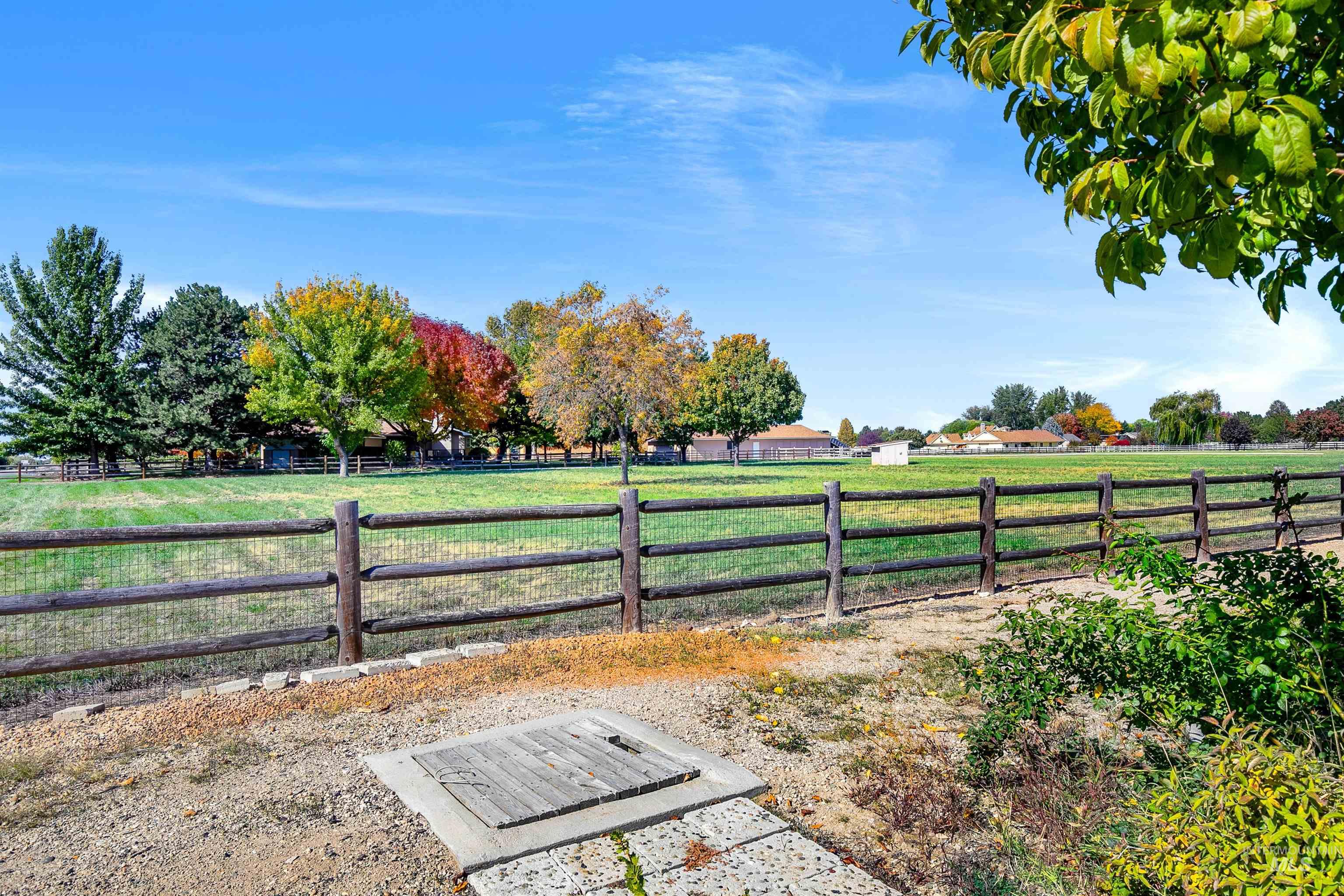 9760 W Highlander Rd, Boise, Idaho 83709, 5 Bedrooms, 3.5 Bathrooms, Residential For Sale, Price $899,000,MLS 98927751