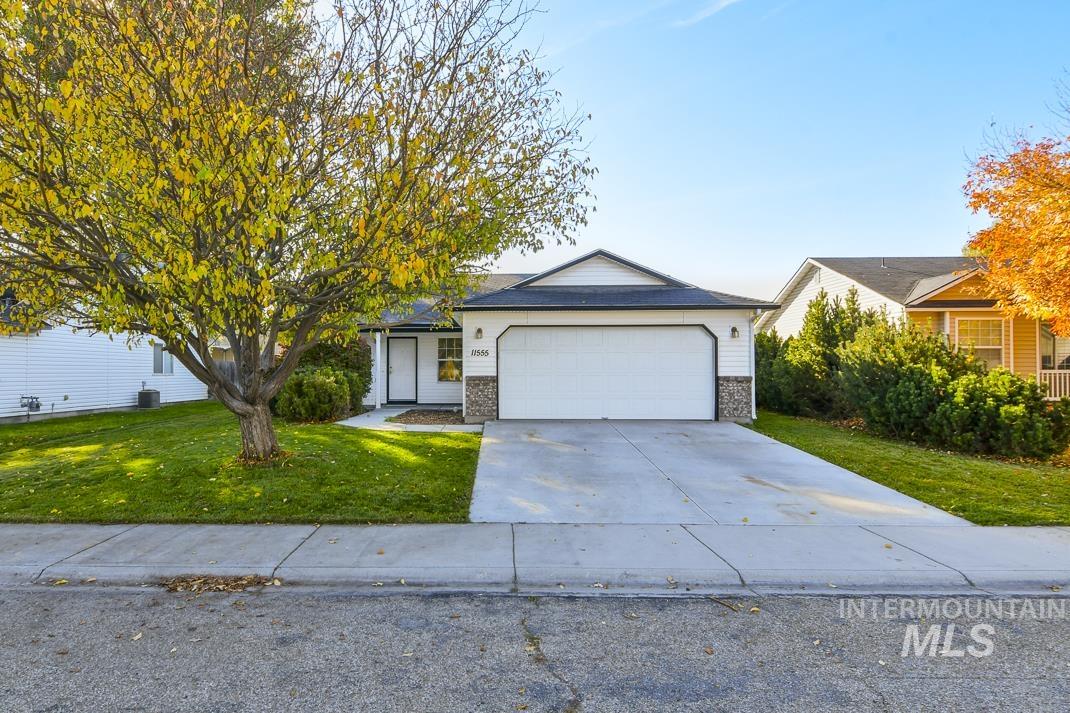 11555 W Mount Hood Ave, Nampa, Idaho 83651, 3 Bedrooms, 2 Bathrooms, Residential For Sale, Price $349,900,MLS 98927764