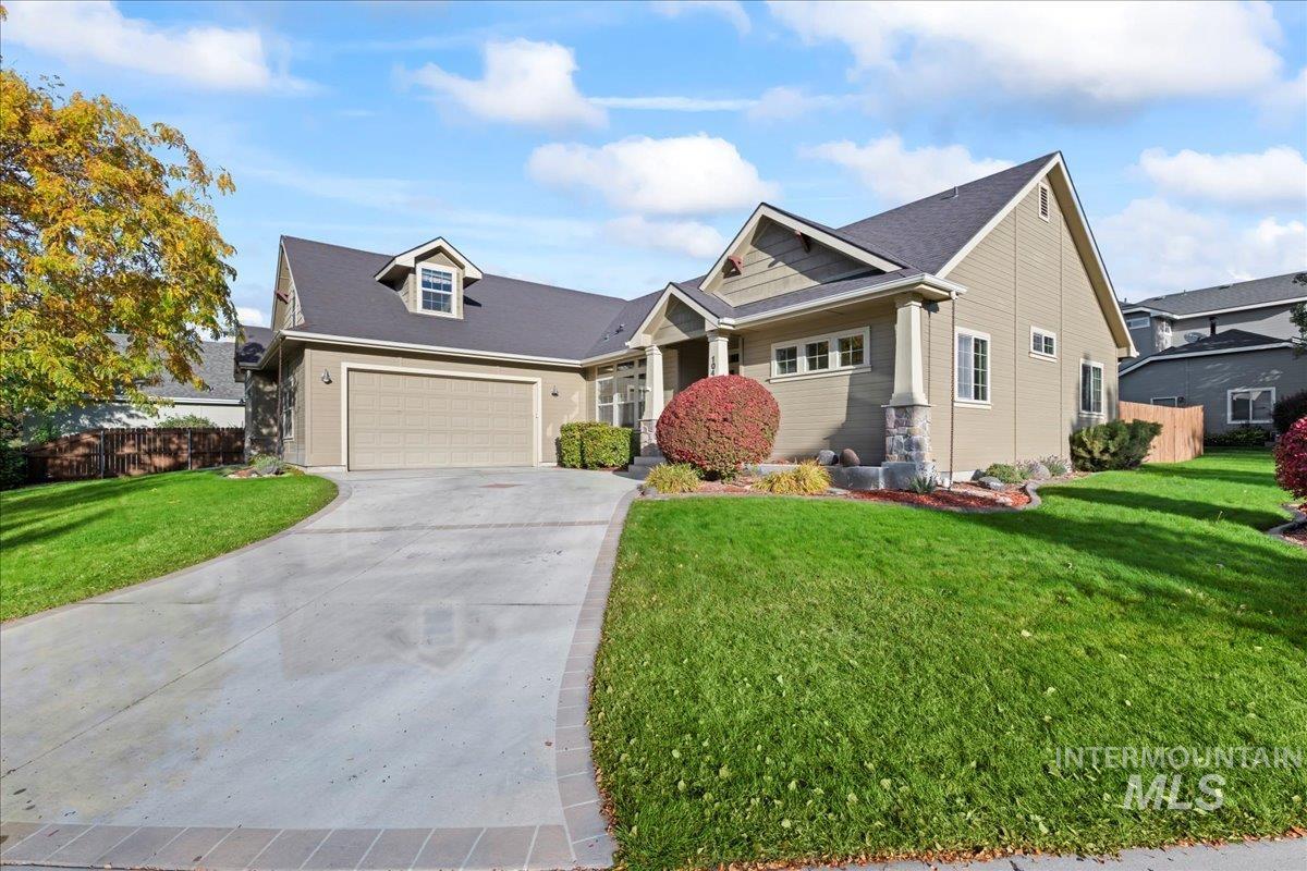 10457 N Sage Hollow Way, Boise, Idaho 83714, 4 Bedrooms, 2 Bathrooms, Residential For Sale, Price $689,000,MLS 98927770