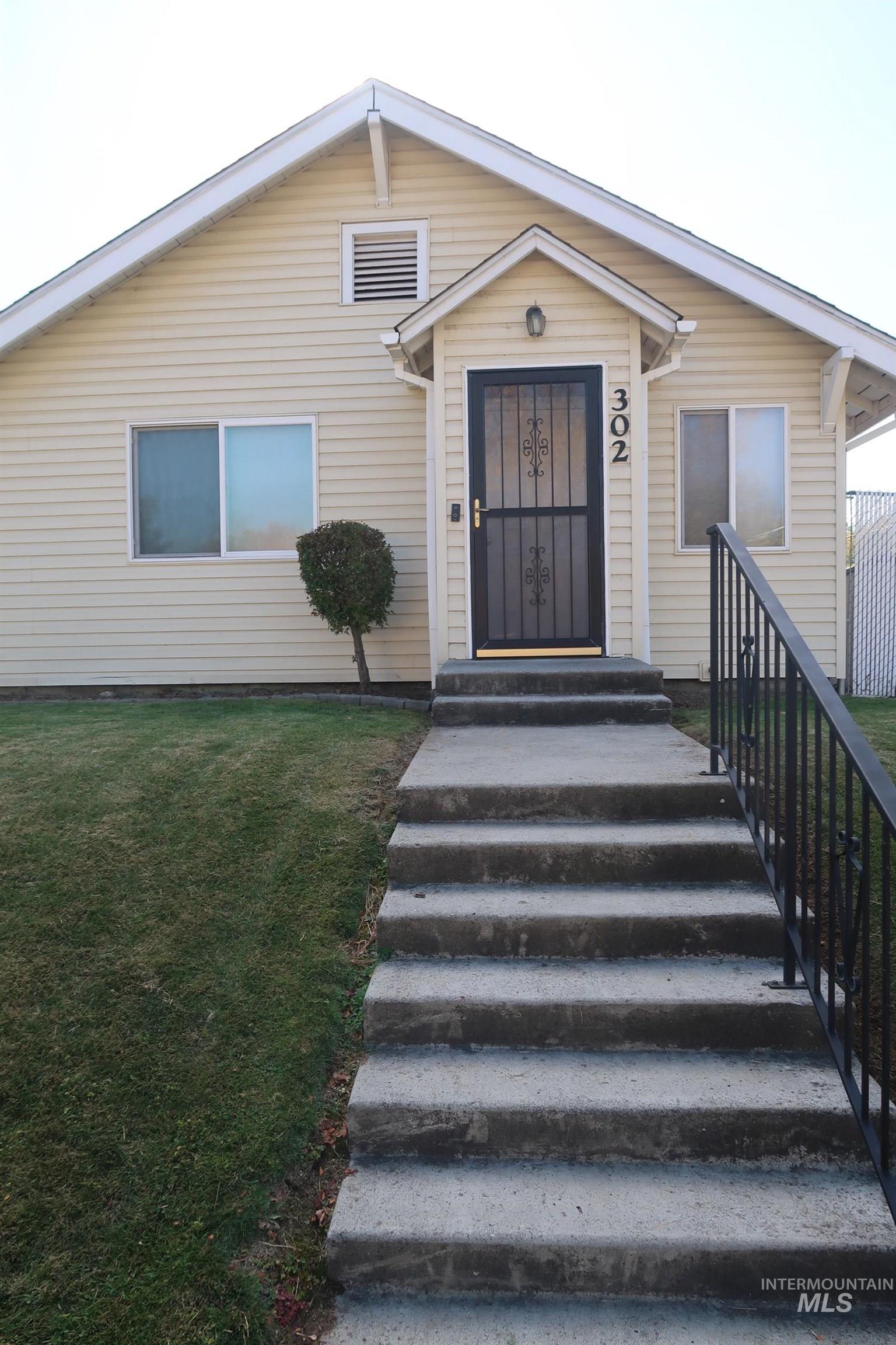 302 11th Avenue, Lewiston, Idaho 83501, 2 Bedrooms, 2 Bathrooms, Residential For Sale, Price $399,900,MLS 98927803