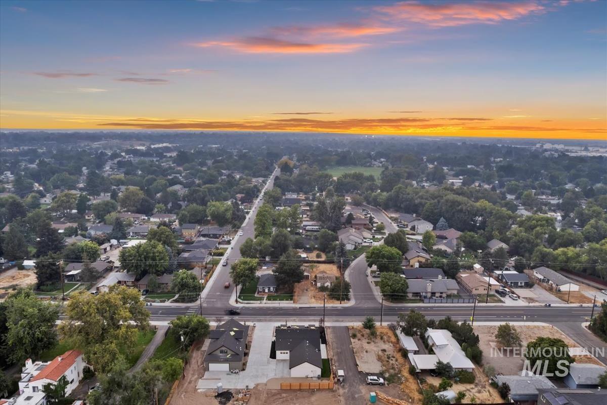 938 S Roosevelt St, Boise, Idaho 83705, 3 Bedrooms, 2.5 Bathrooms, Residential For Sale, Price $634,900,MLS 98927960