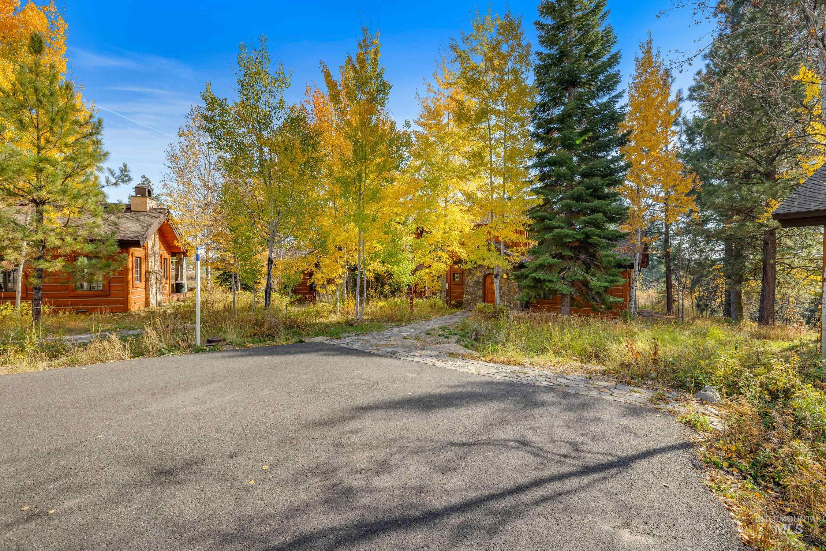 12 Rock Creek Court, Donnelly, Idaho 83615, 2 Bedrooms, 2.5 Bathrooms, Residential For Sale, Price $1,480,000,MLS 98928012