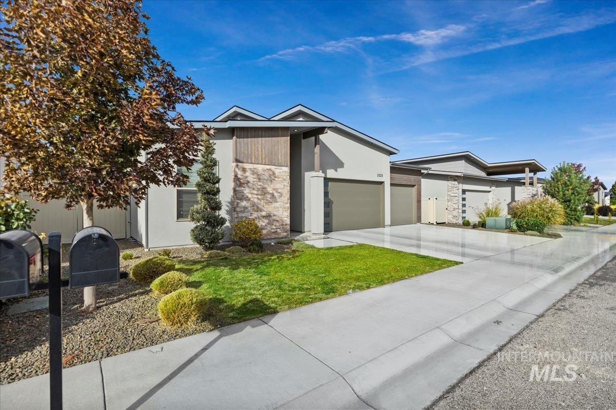 2323 S Rolling Hills Ave, Meridian, Idaho 83642, 3 Bedrooms, 2 Bathrooms, Residential For Sale, Price $725,000,MLS 98928068