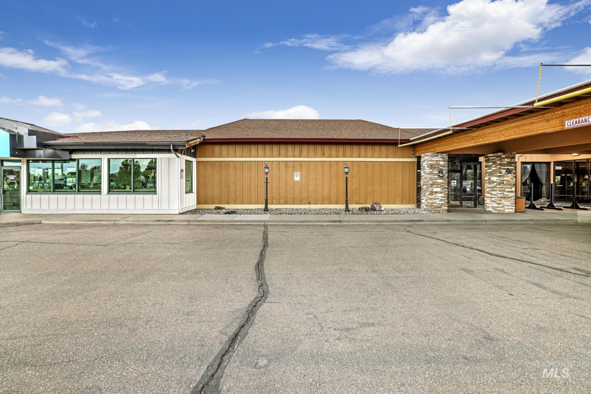 1351 Blue Lakes Blvd, Twin Falls, Idaho 83301, 3 Rooms, Business/Commercial For Sale, Price $36,000, 98928100