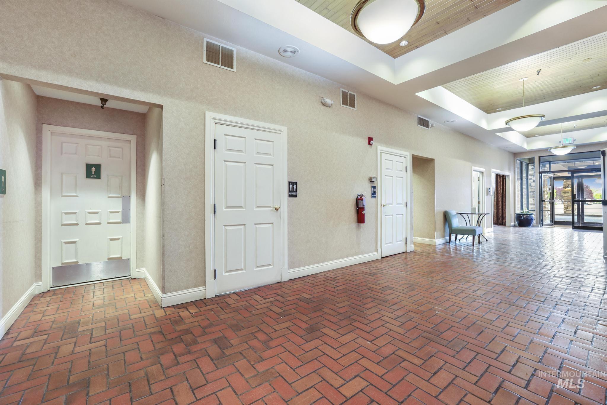 1351 Blue Lakes Blvd, Twin Falls, Idaho 83301, 3 Rooms, Business/Commercial For Sale, Price $36,000, 98928100