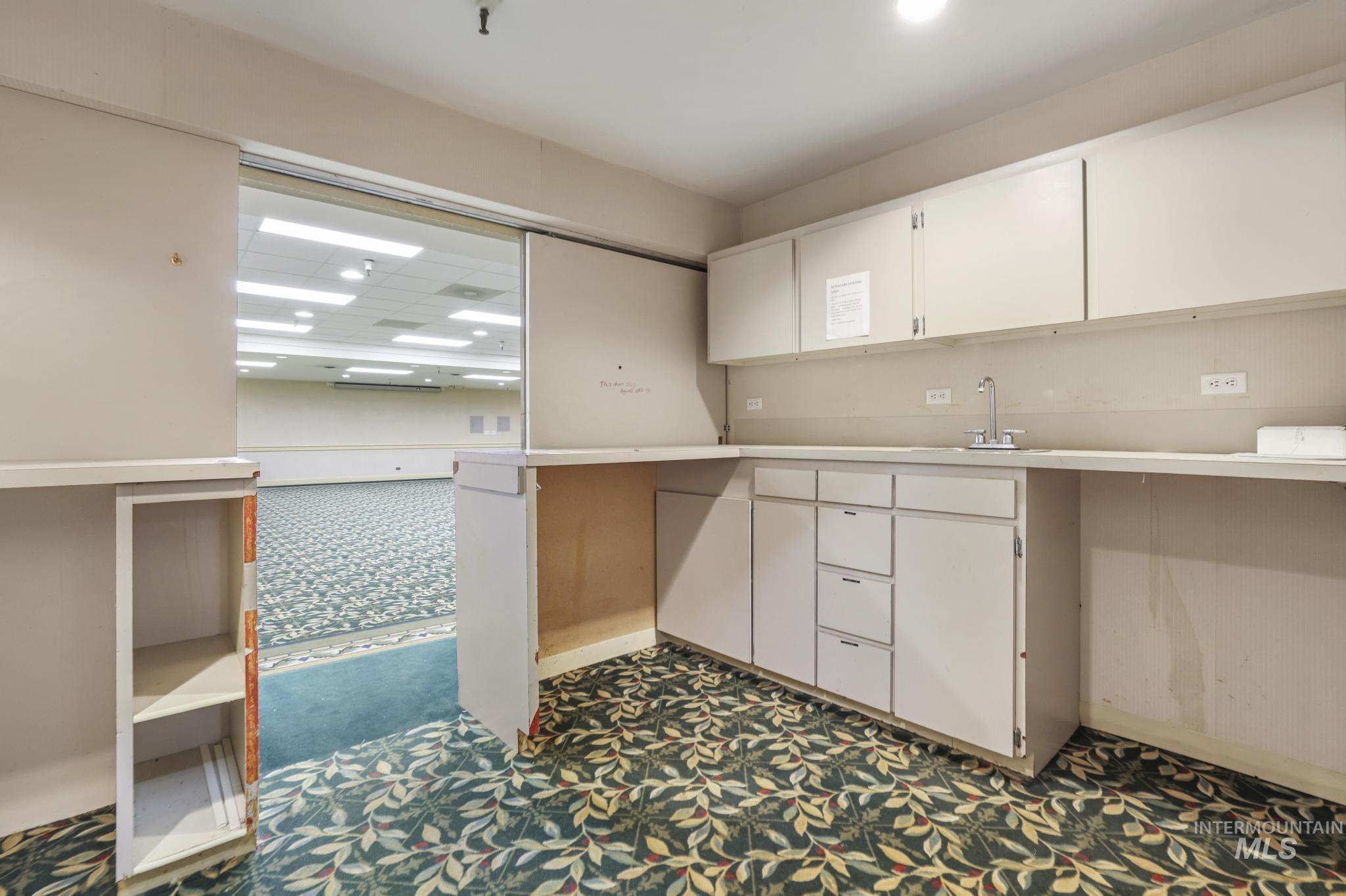 1351 Blue Lakes Blvd, Twin Falls, Idaho 83301, 3 Rooms, Business/Commercial For Sale, Price $54,000, 98928102