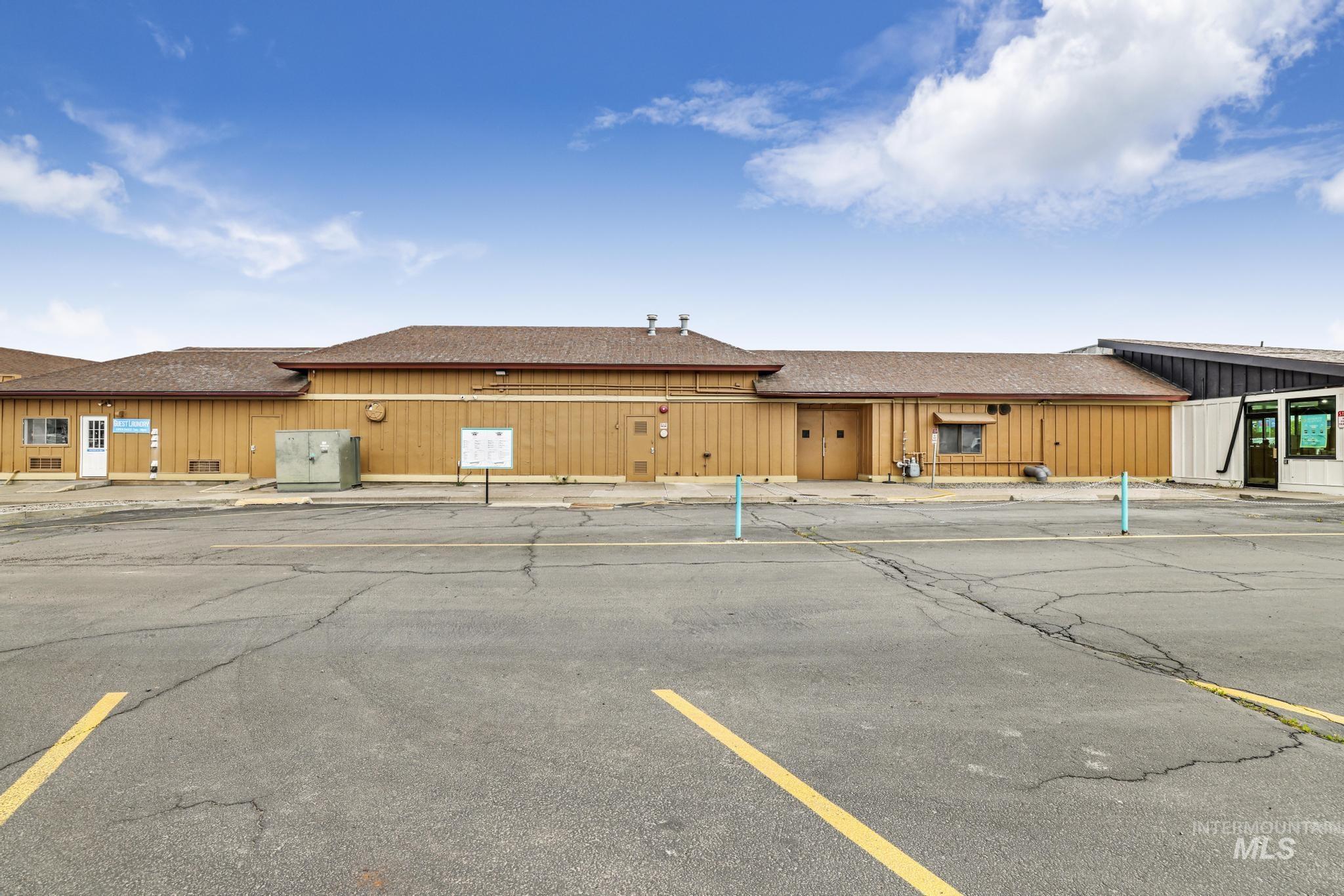 1351 Blue Lakes Blvd, Twin Falls, Idaho 83301, 3 Rooms, Business/Commercial For Sale, Price $54,000, 98928102