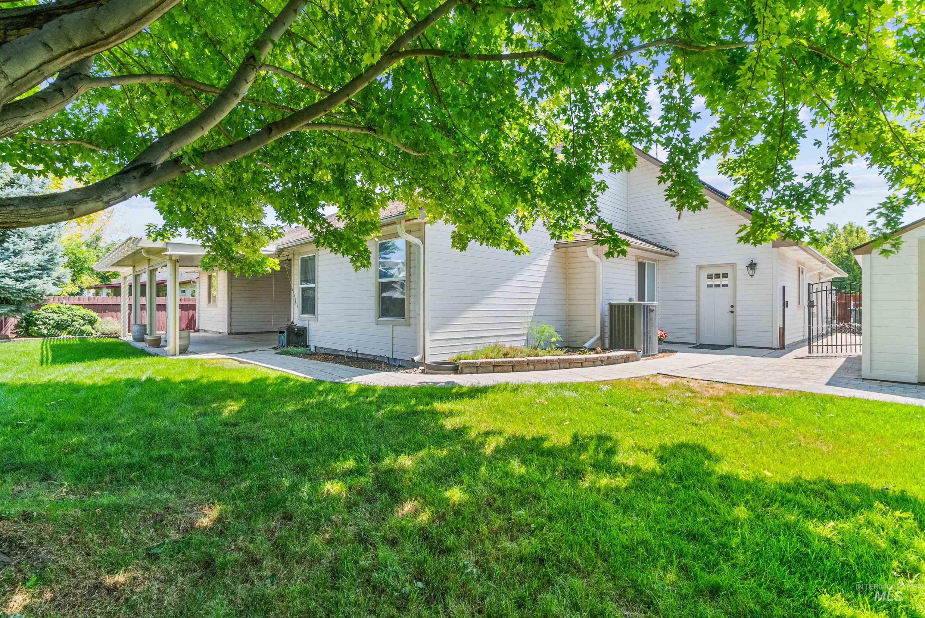 2468 E Pistol Creek Dr., Meridian, Idaho 83642, 4 Bedrooms, 3.5 Bathrooms, Residential For Sale, Price $639,000,MLS 98928114