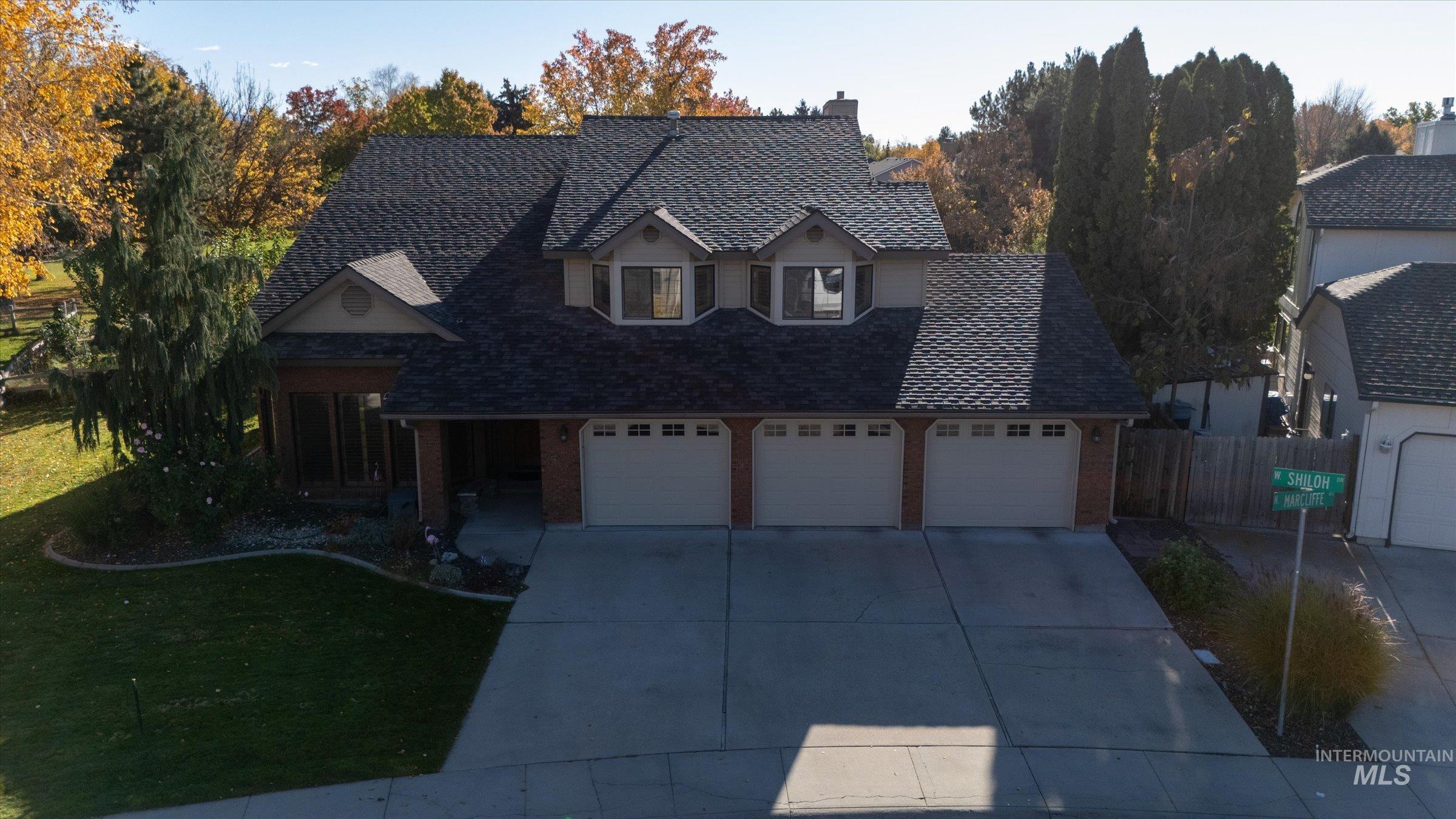 4164 N Marcliffe Ave, Boise, Idaho 83704, 3 Bedrooms, 2.5 Bathrooms, Residential For Sale, Price $595,000,MLS 98928350