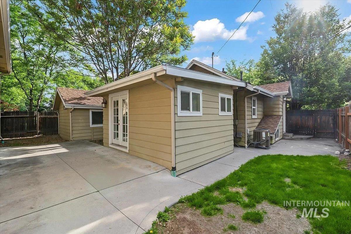 1935 N 18th Street, Boise, Idaho 83702, 3 Bedrooms, 1 Bathroom, Residential Income For Sale, Price $1,200,001,MLS 98928372