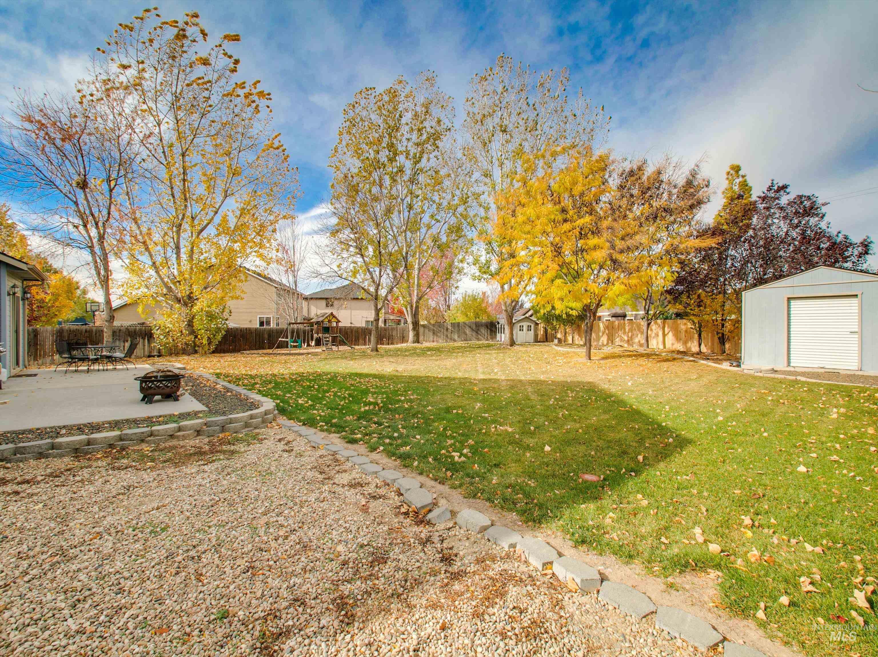 272 E Ironstone Ct, Meridian, Idaho 83646, 5 Bedrooms, 2.5 Bathrooms, Residential For Sale, Price $599,900,MLS 98928546