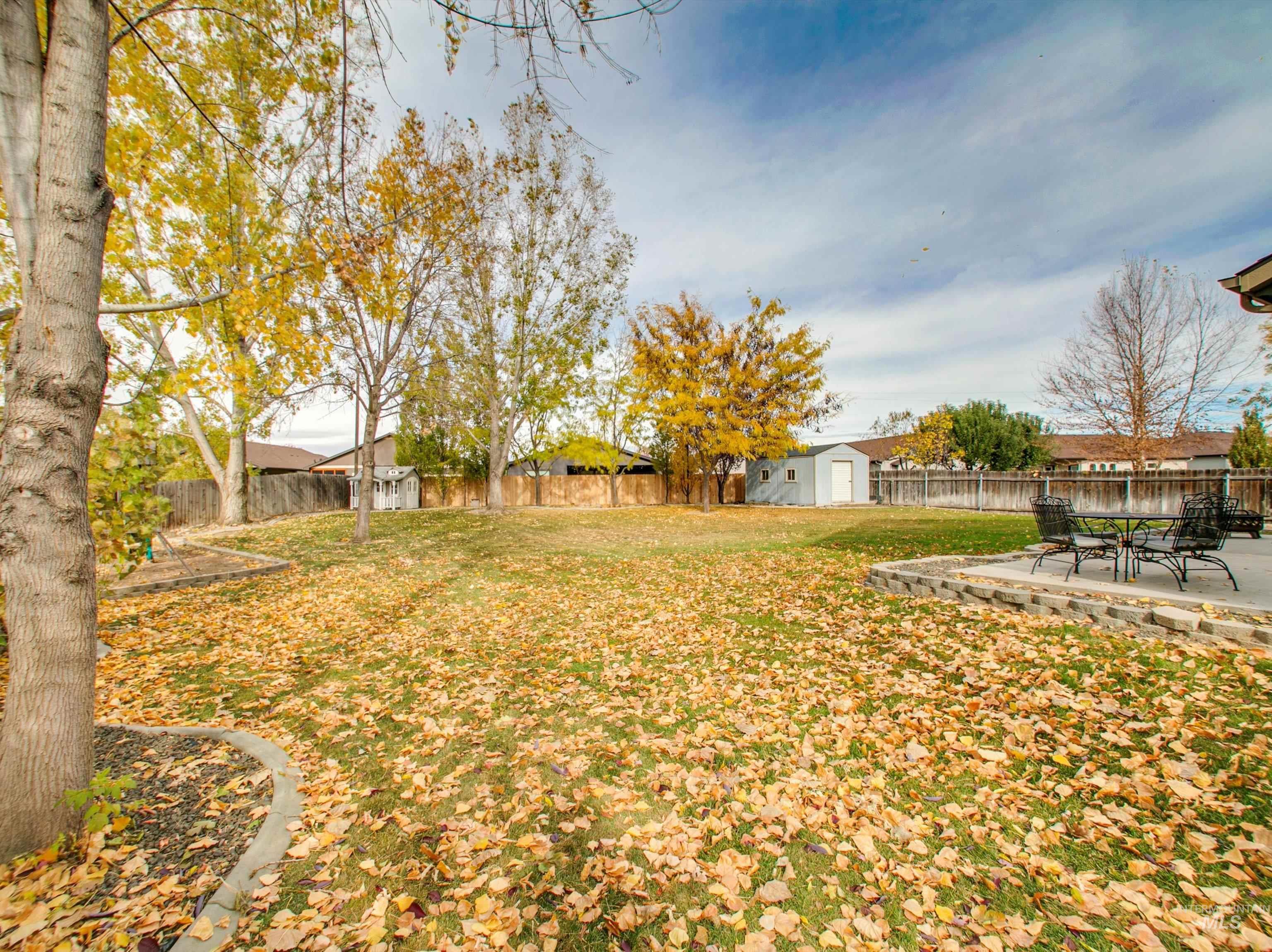 272 E Ironstone Ct, Meridian, Idaho 83646, 5 Bedrooms, 2.5 Bathrooms, Residential For Sale, Price $599,900,MLS 98928546