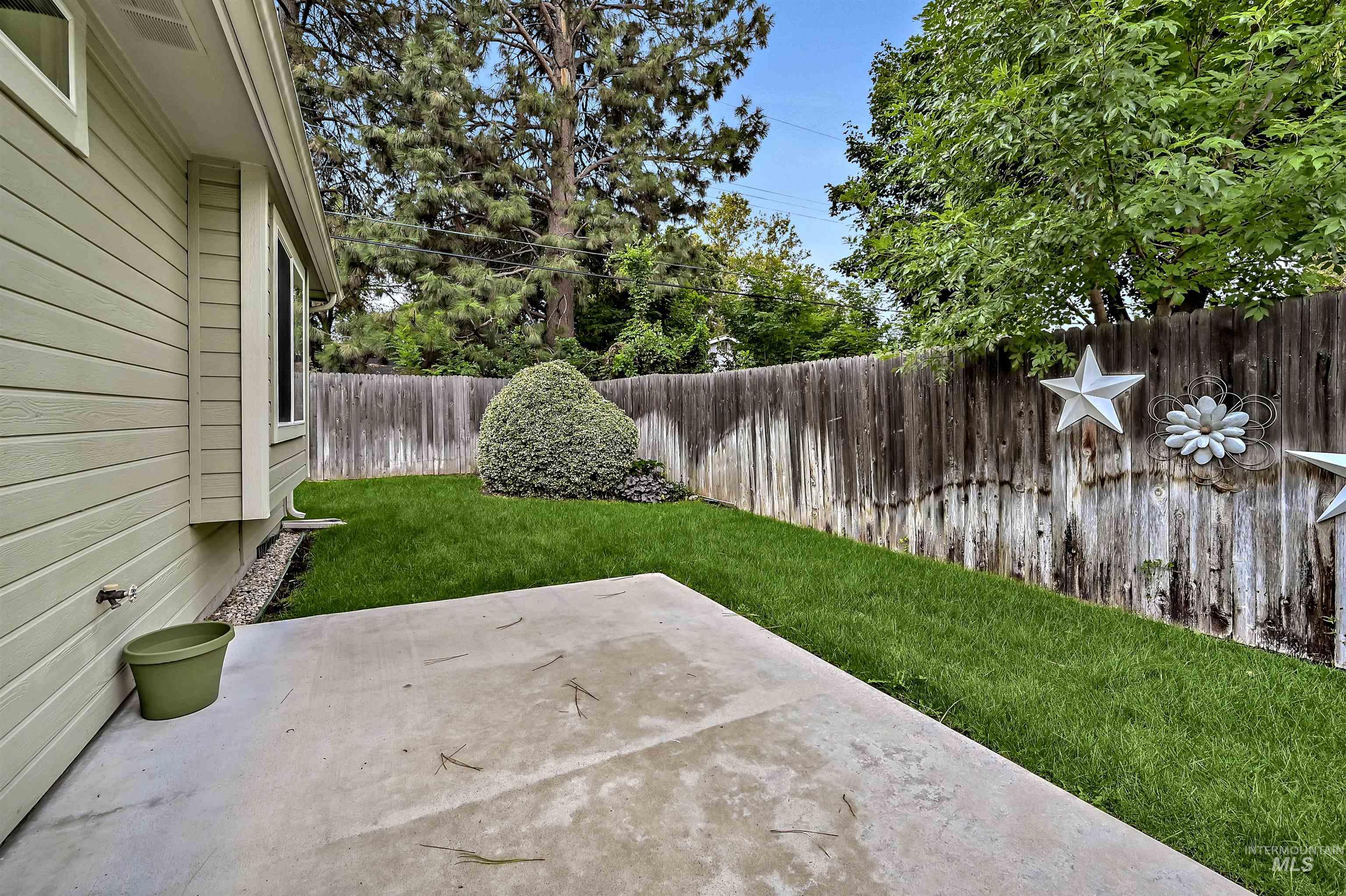 2037 Jessie Pl, Boise, Idaho 83705, 2 Bedrooms, 2 Bathrooms, Residential For Sale, Price $369,900,MLS 98928564