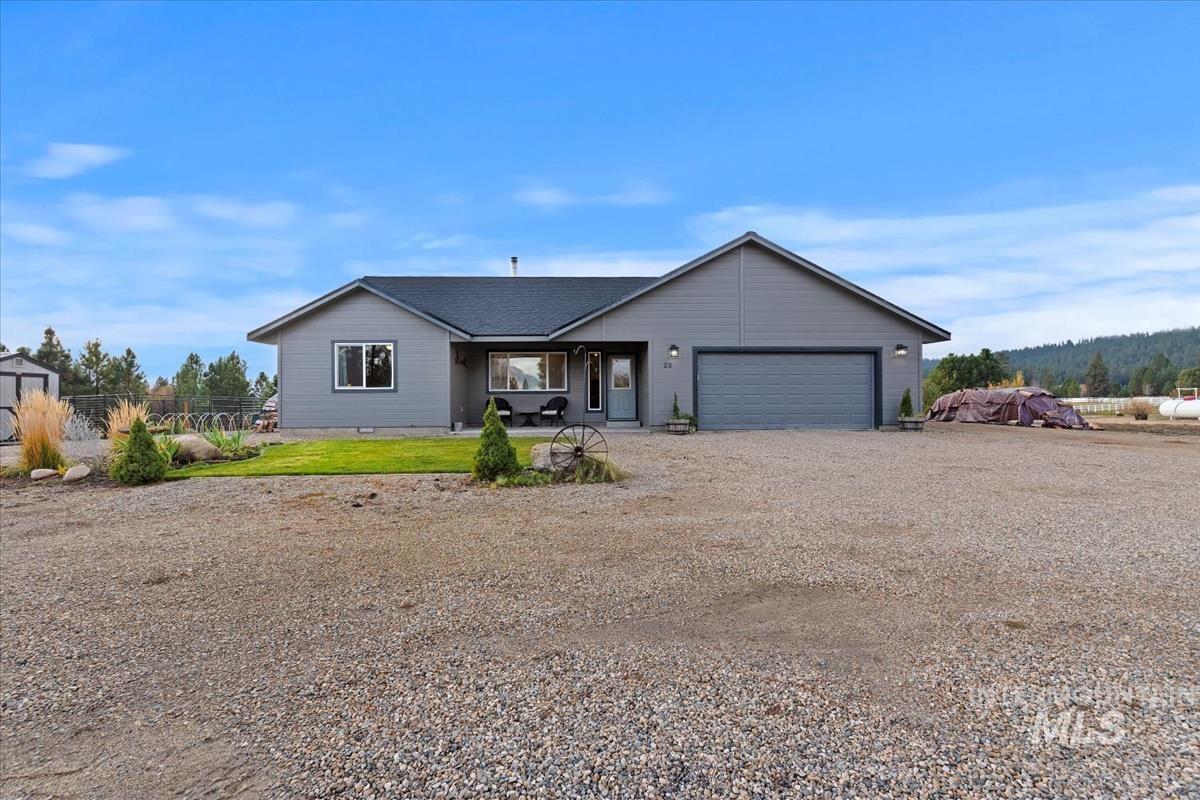 25 Skyline Lane, Garden Valley, Idaho 83622, 2 Bedrooms, 2 Bathrooms, Residential For Sale, Price $595,000,MLS 98928700