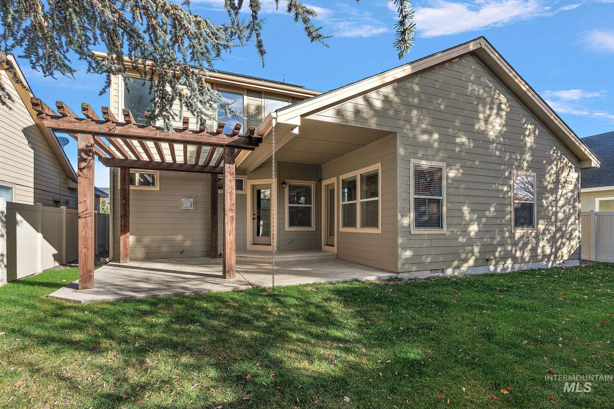 1315 W Cobblefield St., Meridian, Idaho 83646, 3 Bedrooms, 2.5 Bathrooms, Residential For Sale, Price $525,000,MLS 98928773