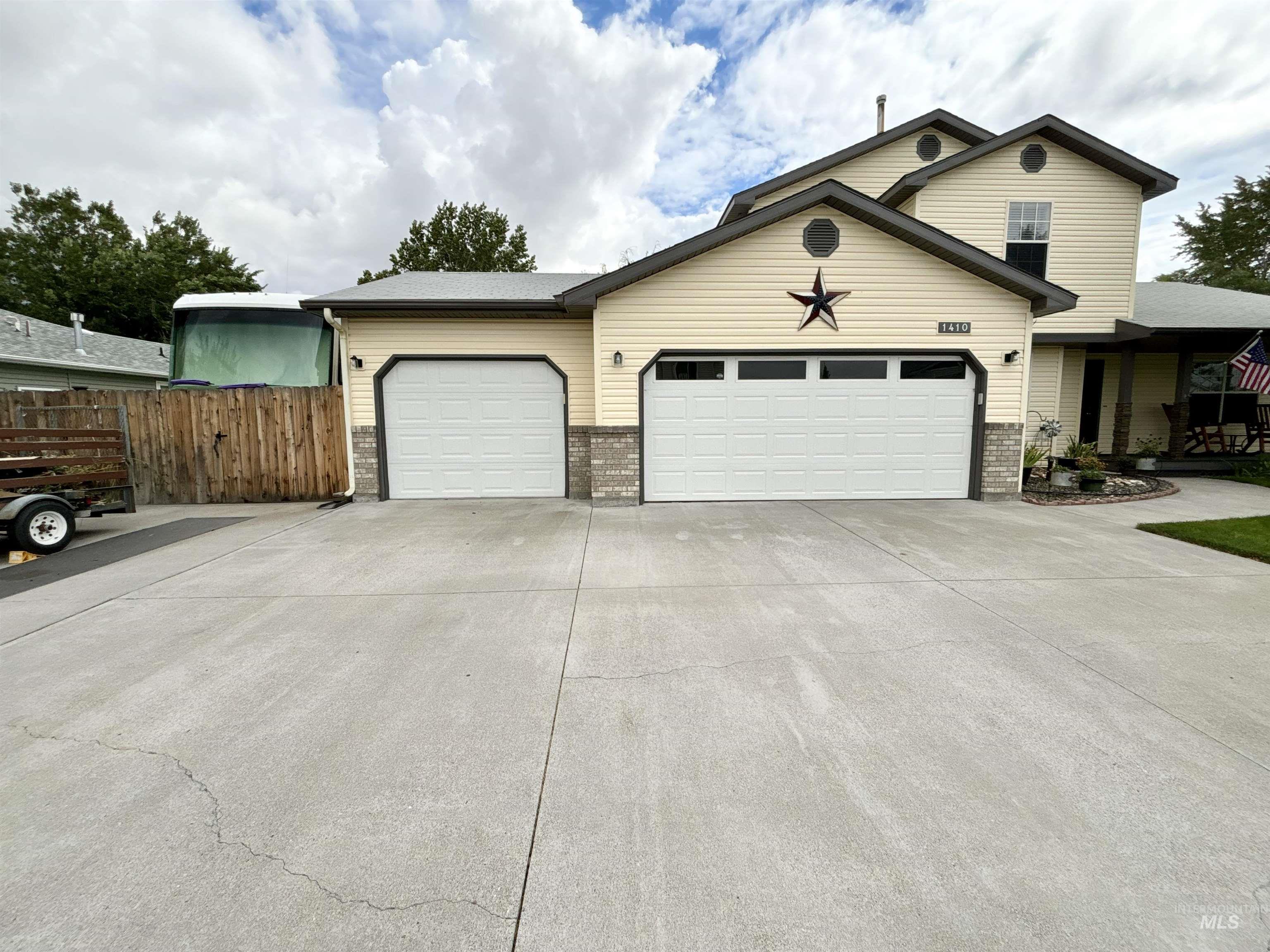 1410 Lara Place, Mountain Home, Idaho 83647, 4 Bedrooms, 2.5 Bathrooms, Residential For Sale, Price $399,900,MLS 98928933