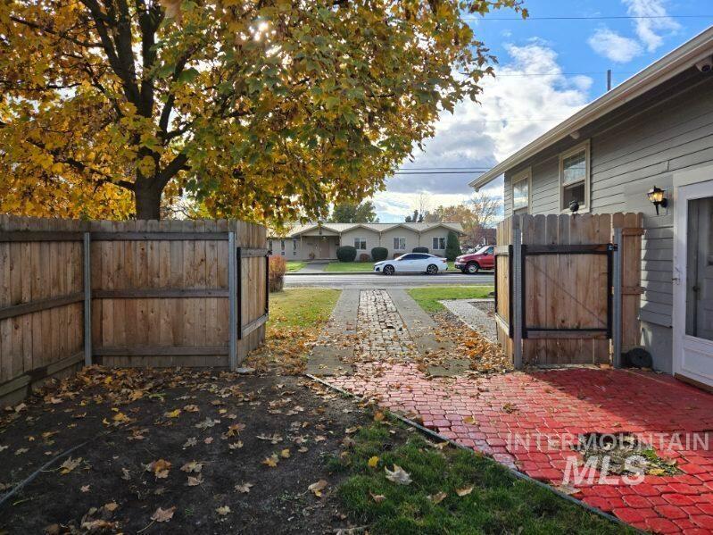 918 Chestnut St, Clarkston, Washington 99403, 2 Bedrooms, 1 Bathroom, Residential For Sale, Price $250,000,MLS 98929080