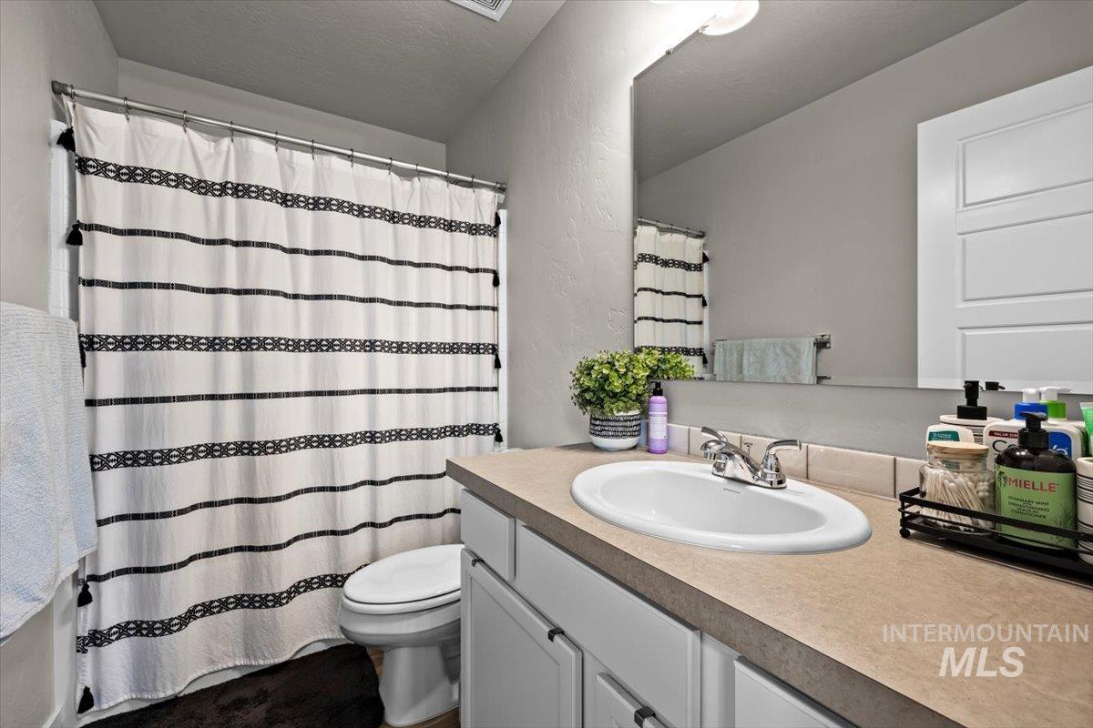 960 Nautilus Way, Boise, Idaho 83709, 2 Bedrooms, 1.5 Bathrooms, Residential For Sale, Price $389,900, 98929117