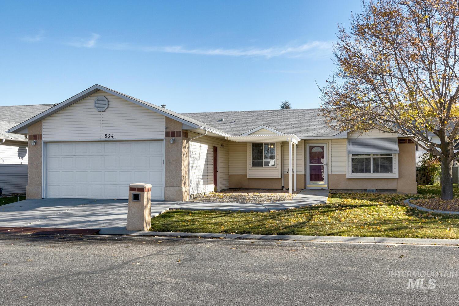 924 N Wakefield, Nampa, Idaho 83651, 2 Bedrooms, 2 Bathrooms, Residential For Sale, Price $270,000,MLS 98929124