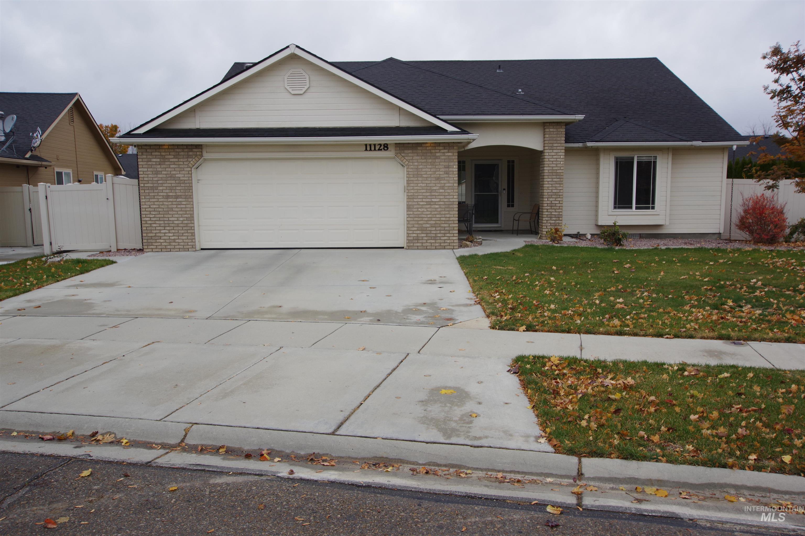 11128 Mission Pointe, Nampa, Idaho 83651, 3 Bedrooms, 2 Bathrooms, Residential For Sale, Price $397,000,MLS 98929186