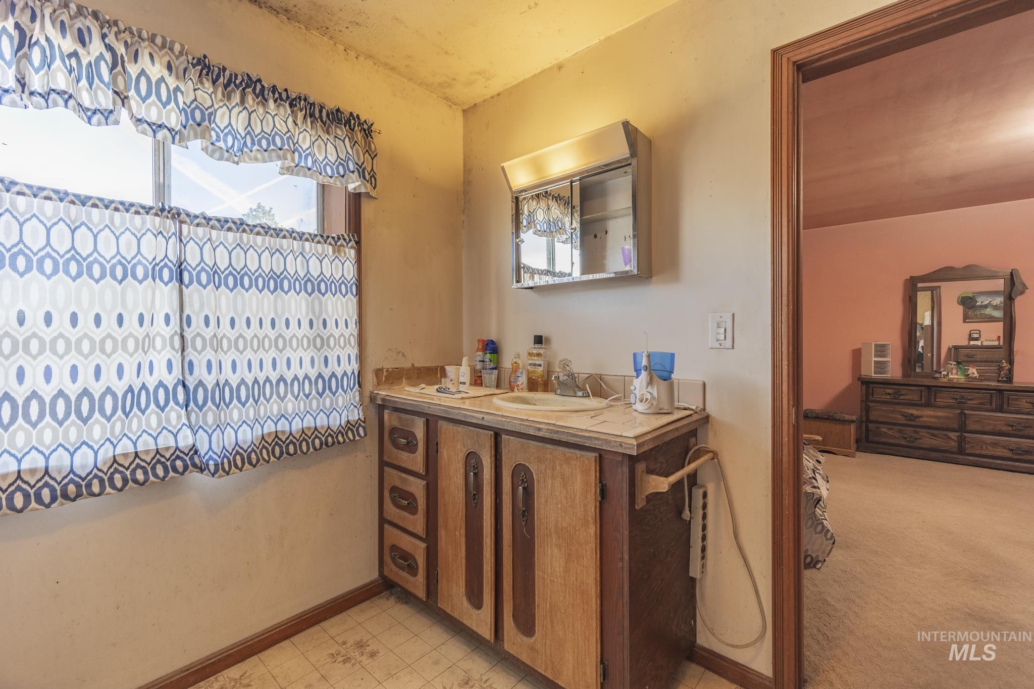 702 N D Street, Grangeville, Idaho 83530, 4 Bedrooms, 3 Bathrooms, Residential For Sale, Price $699,000, 98929190