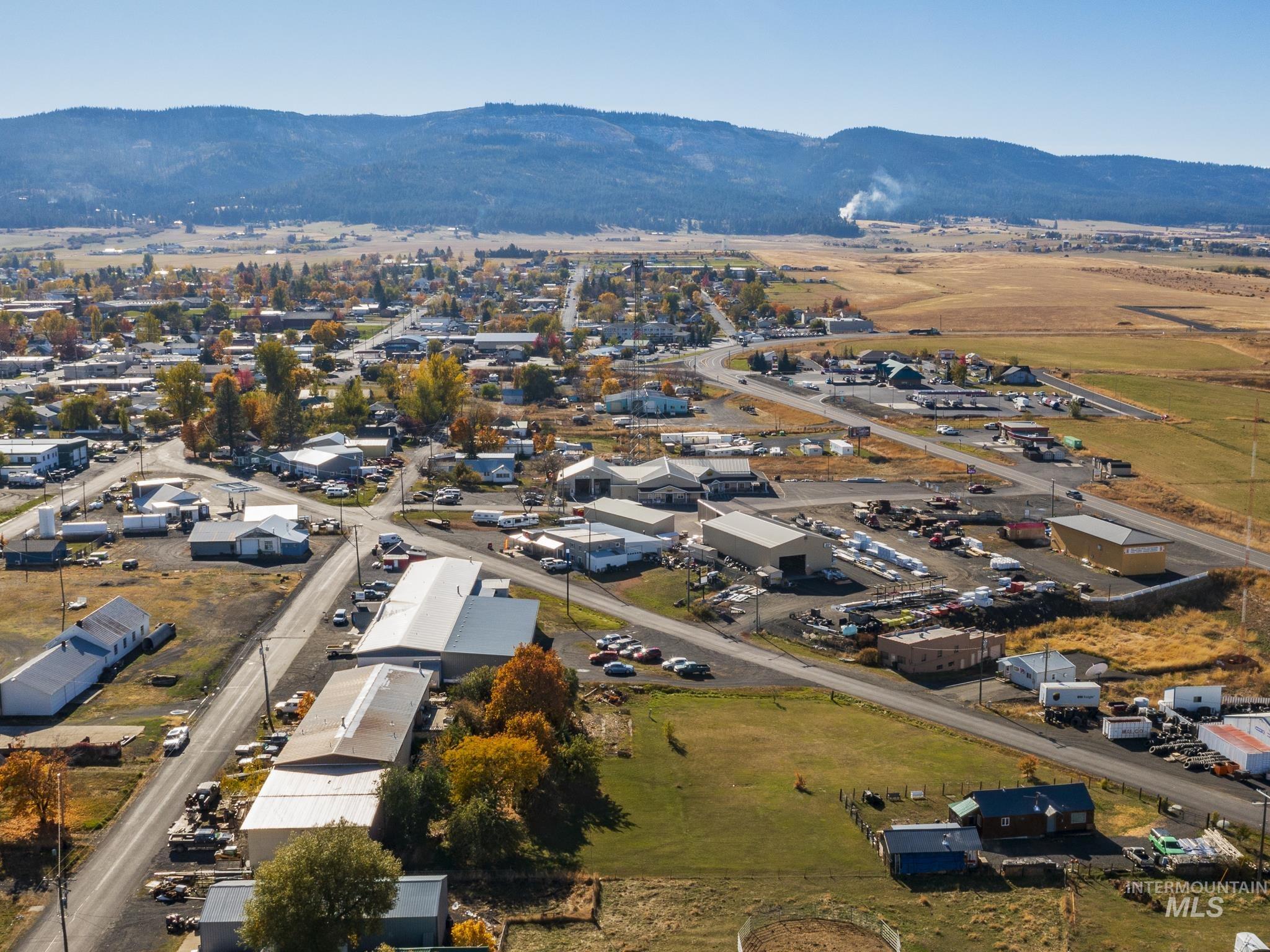 702 N D Street, Grangeville, Idaho 83530, 4 Bedrooms, 3 Bathrooms, Residential For Sale, Price $699,000, 98929190