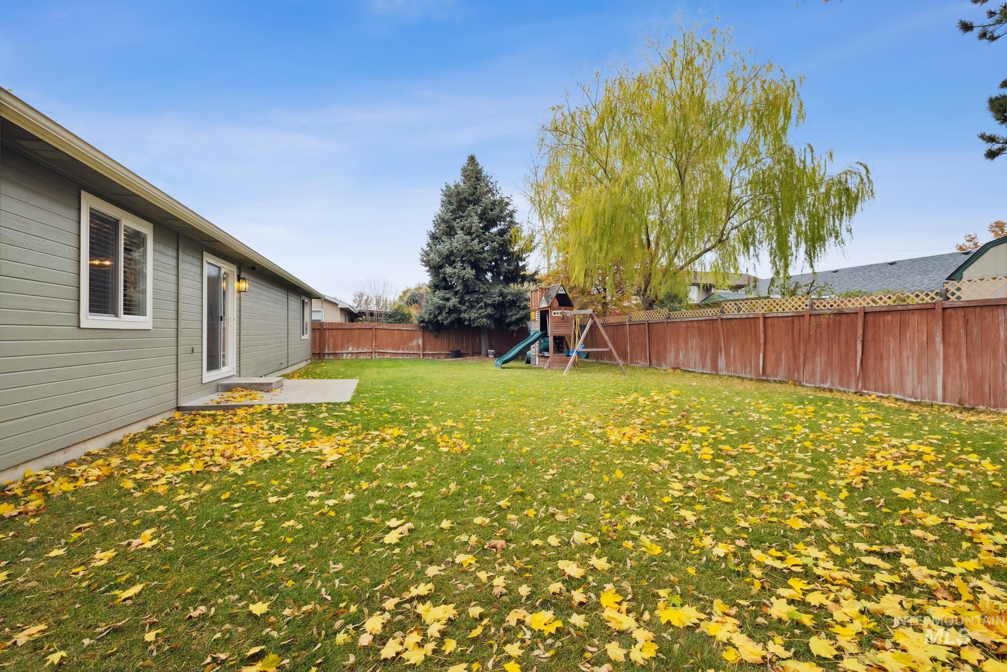 2188 E Meadow Wood Dr, Meridian, Idaho 83646, 3 Bedrooms, 2 Bathrooms, Residential For Sale, Price $419,900,MLS 98929207