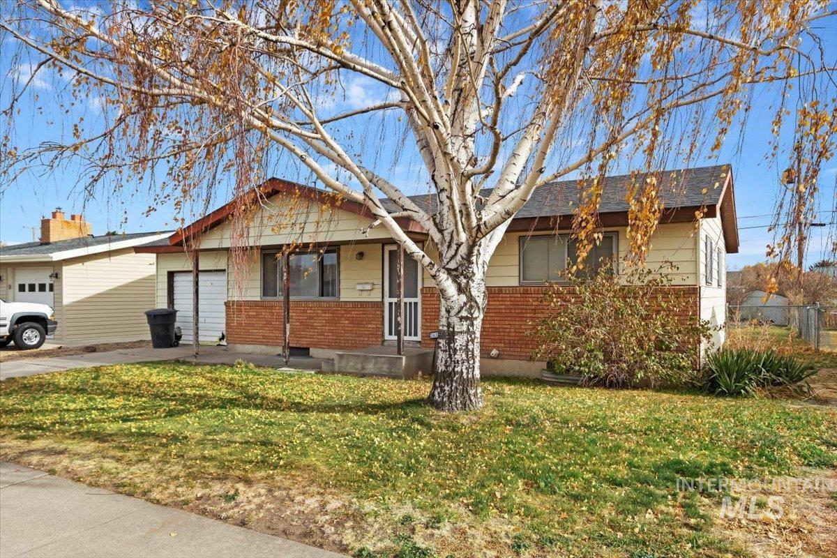 2631 Brentwood, Burley, Idaho 83318, 3 Bedrooms, 2 Bathrooms, Residential For Sale, Price $190,000,MLS 98929222