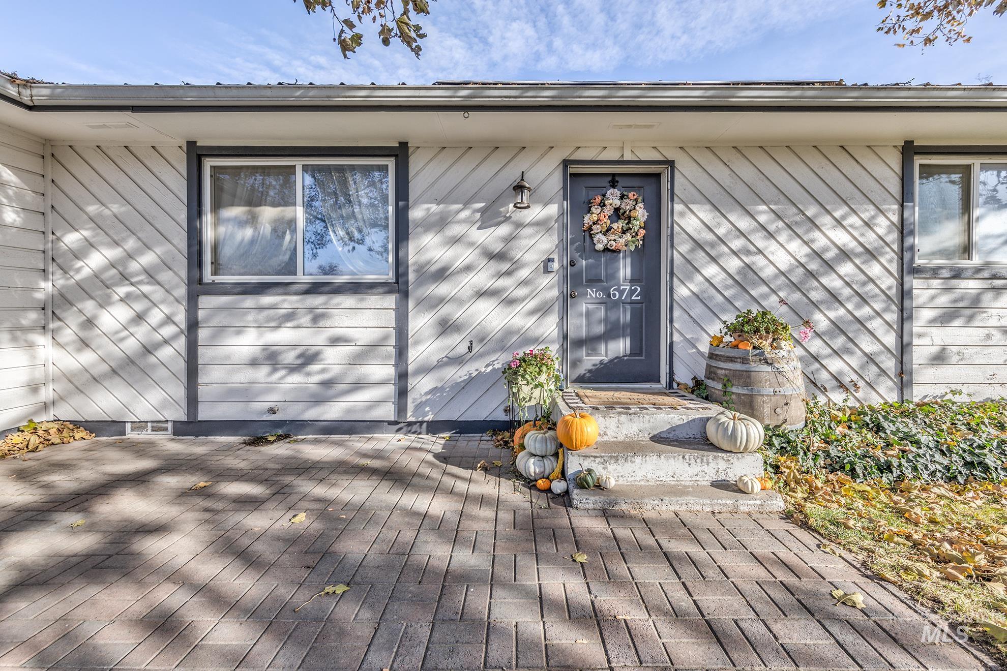 672 NW 16th Street, Ontario, Oregon 97914, 3 Bedrooms, 2 Bathrooms, Residential For Sale, Price $290,000, 98929237