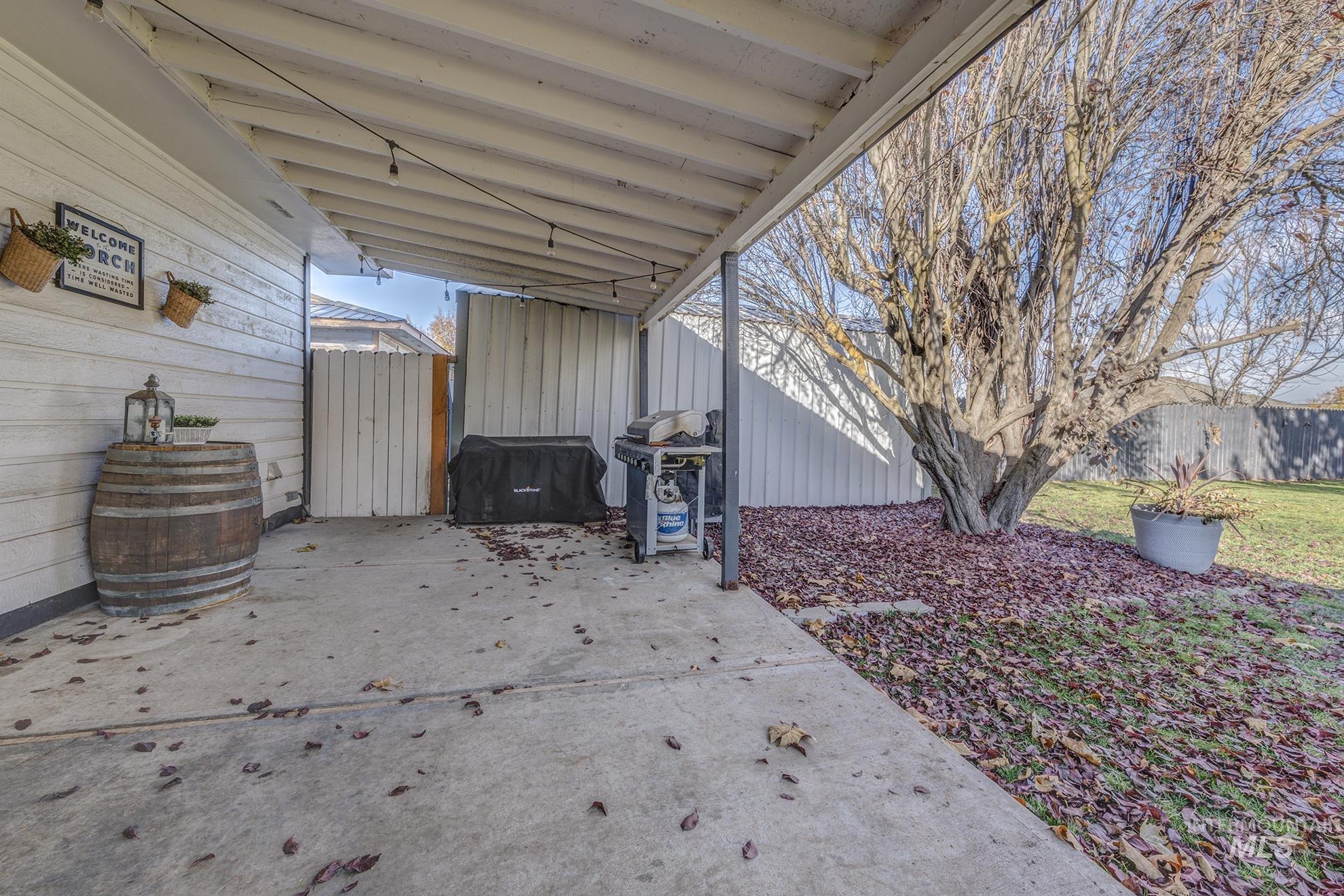 672 NW 16th Street, Ontario, Oregon 97914, 3 Bedrooms, 2 Bathrooms, Residential For Sale, Price $290,000, 98929237