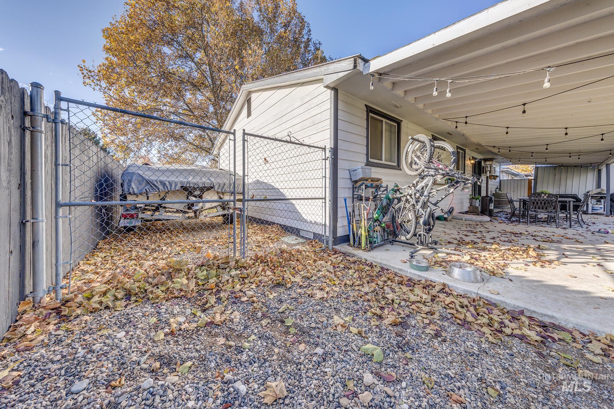 672 NW 16th Street, Ontario, Oregon 97914, 3 Bedrooms, 2 Bathrooms, Residential For Sale, Price $290,000, 98929237