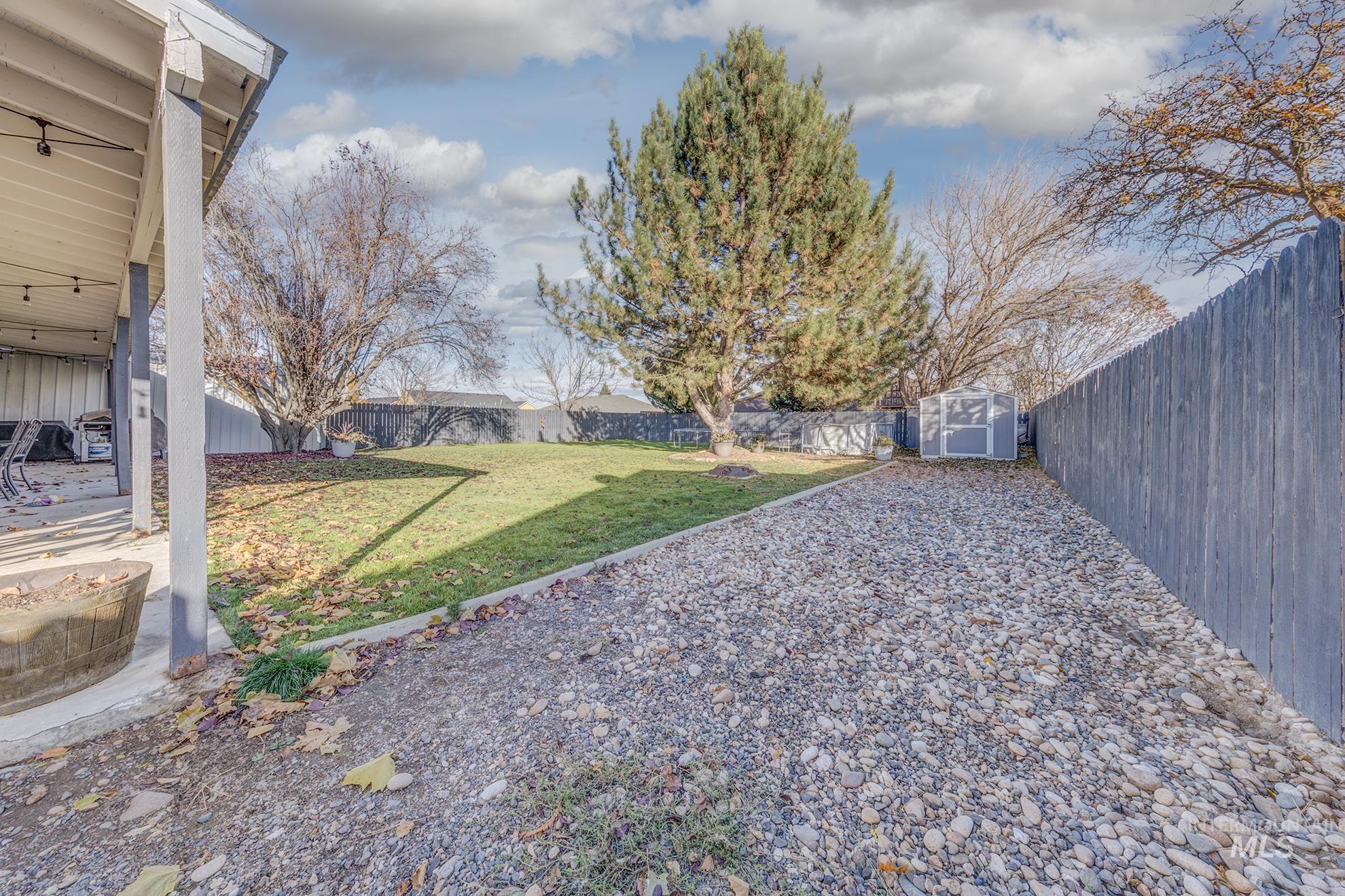 672 NW 16th Street, Ontario, Oregon 97914, 3 Bedrooms, 2 Bathrooms, Residential For Sale, Price $290,000, 98929237