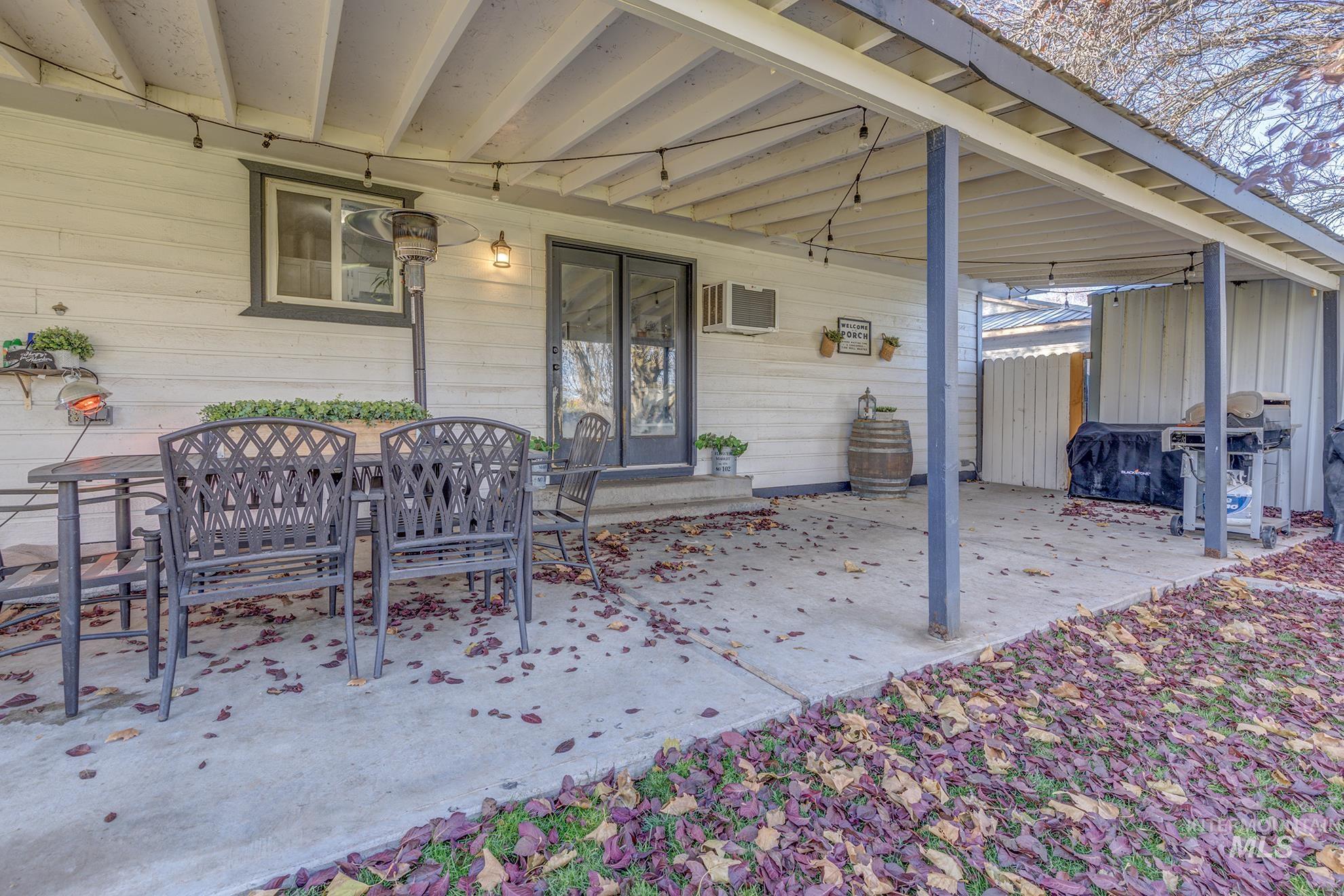 672 NW 16th Street, Ontario, Oregon 97914, 3 Bedrooms, 2 Bathrooms, Residential For Sale, Price $290,000, 98929237