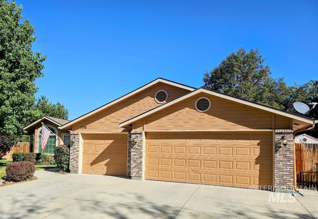 1548 N Vineyards Ave, Meridian, Idaho 83642-1990, 3 Bedrooms, 2 Bathrooms, Residential For Sale, Price $519,999,MLS 98929316