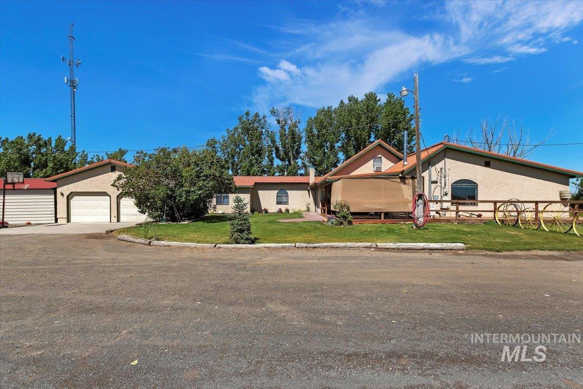 1289 E 2350 S, Bliss, Idaho 83314-5118, 4 Bedrooms, 3 Bathrooms, Residential For Sale, Price $989,000,MLS 98929489