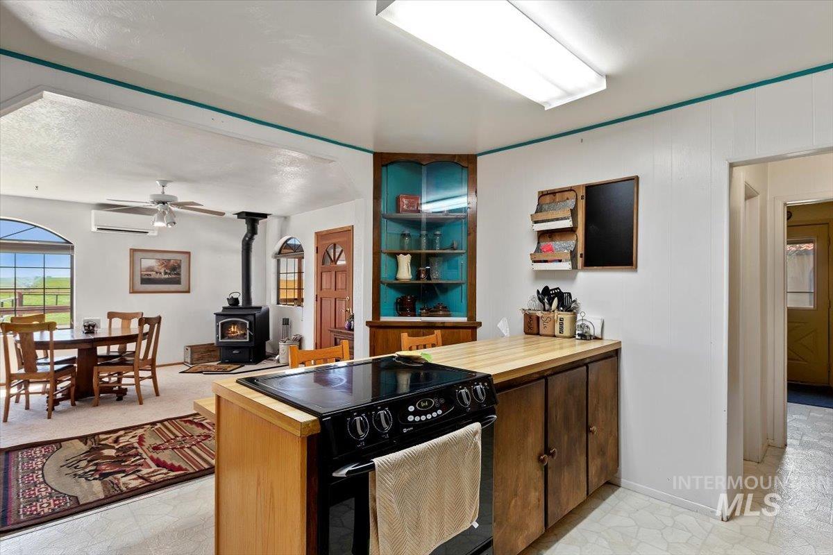 1289 E 2350 S, Bliss, Idaho 83314-5118, 4 Bedrooms, 3 Bathrooms, Residential For Sale, Price $989,000, 98929489