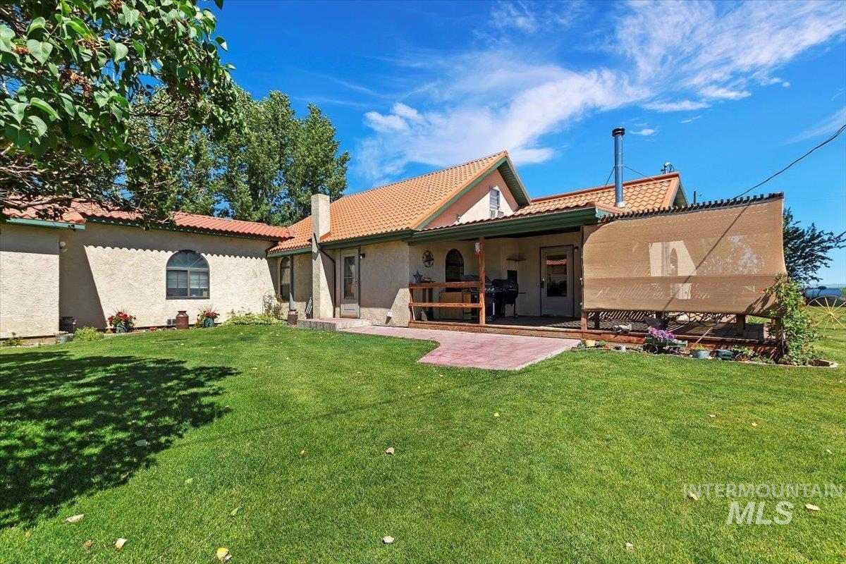 1289 E 2350 S, Bliss, Idaho 83314-5118, 4 Bedrooms, 3 Bathrooms, Residential For Sale, Price $989,000, 98929489