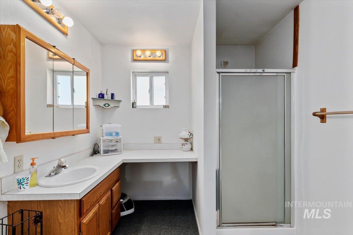 1289 E 2350 S, Bliss, Idaho 83314-5118, 4 Bedrooms, 3 Bathrooms, Residential For Sale, Price $989,000, 98929489