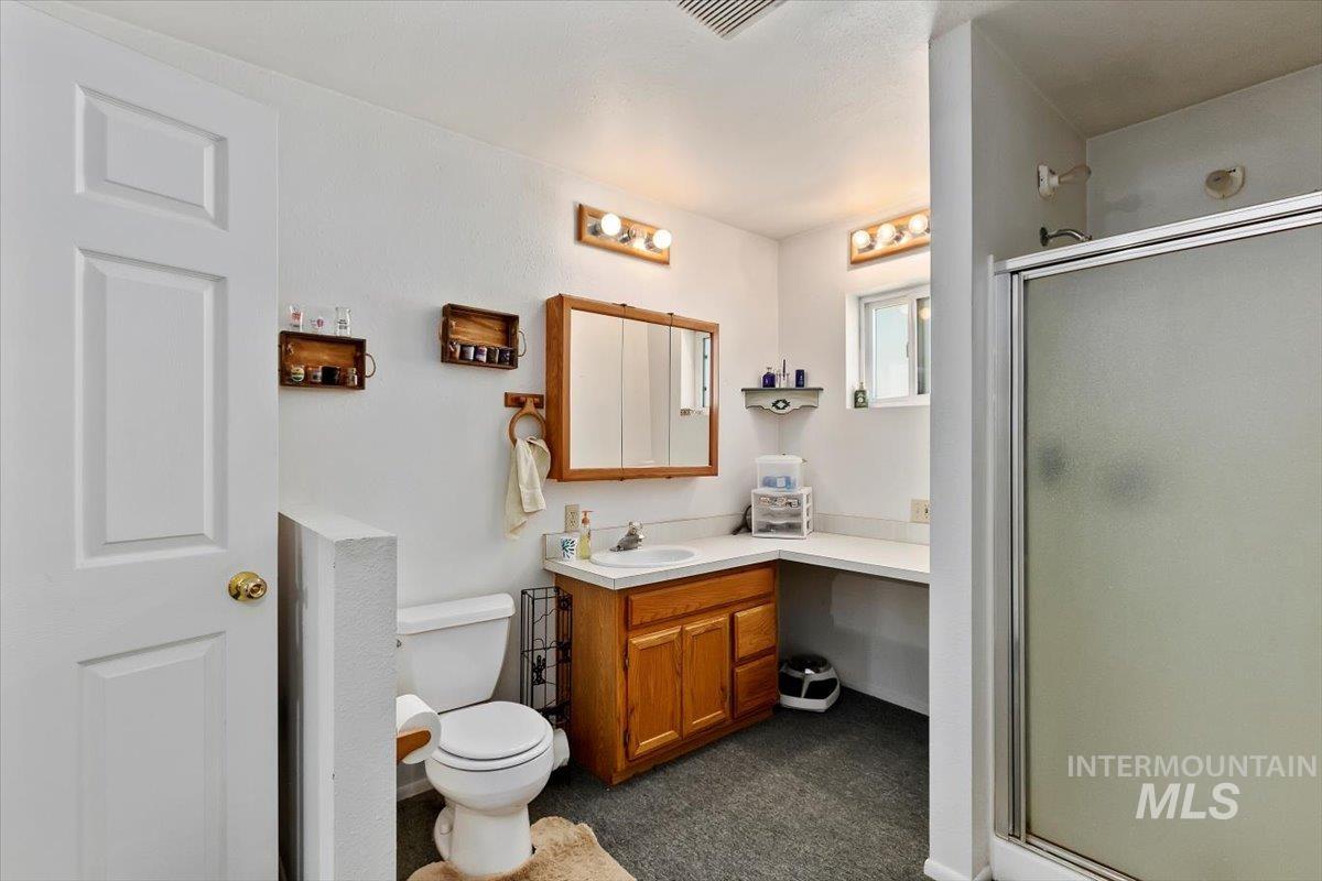 1289 E 2350 S, Bliss, Idaho 83314-5118, 4 Bedrooms, 3 Bathrooms, Residential For Sale, Price $989,000, 98929489